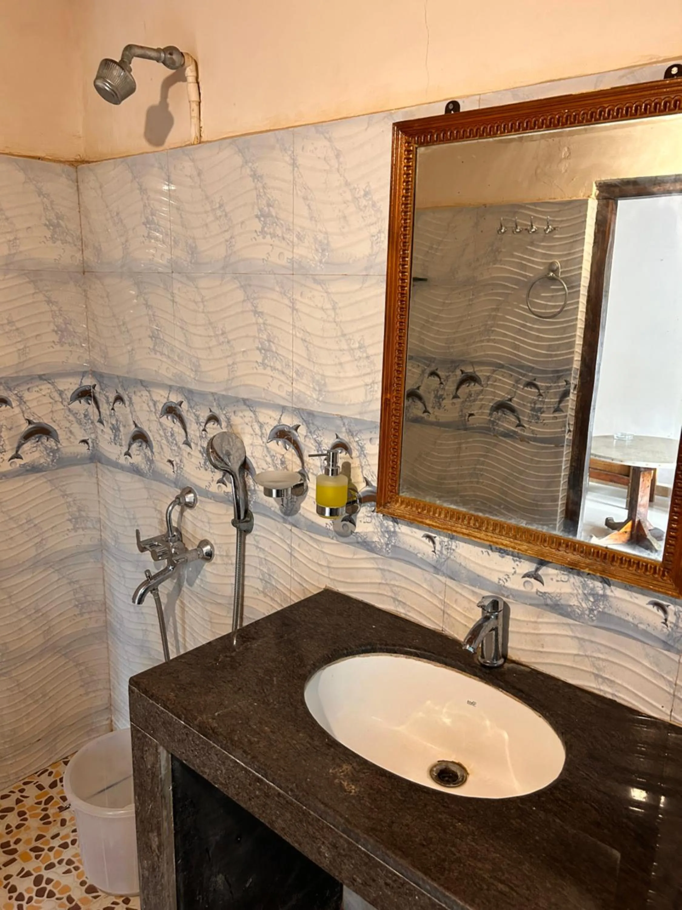 Bathroom in Maria Paulo Guest House Bar and Restaurant