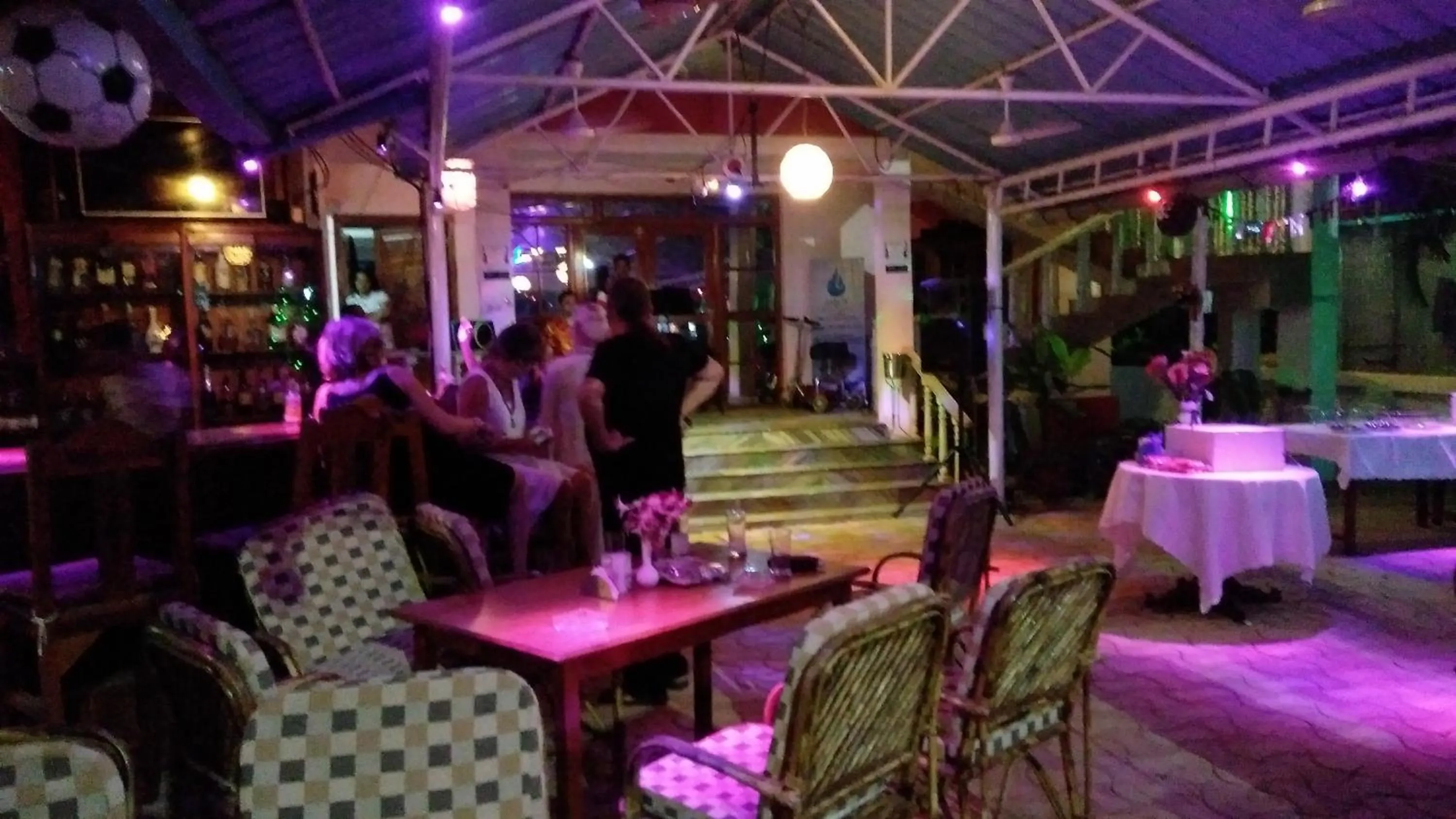 Restaurant/places to eat in Maria Paulo Guest House Bar and Restaurant