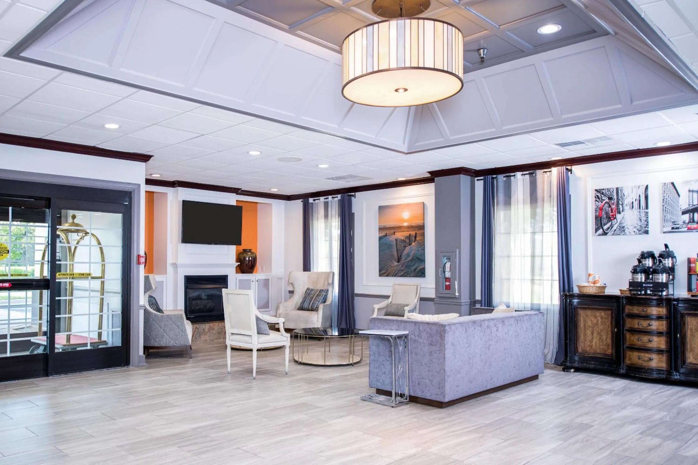 Lobby or reception in Clarion Hotel & Conference Center Leesburg