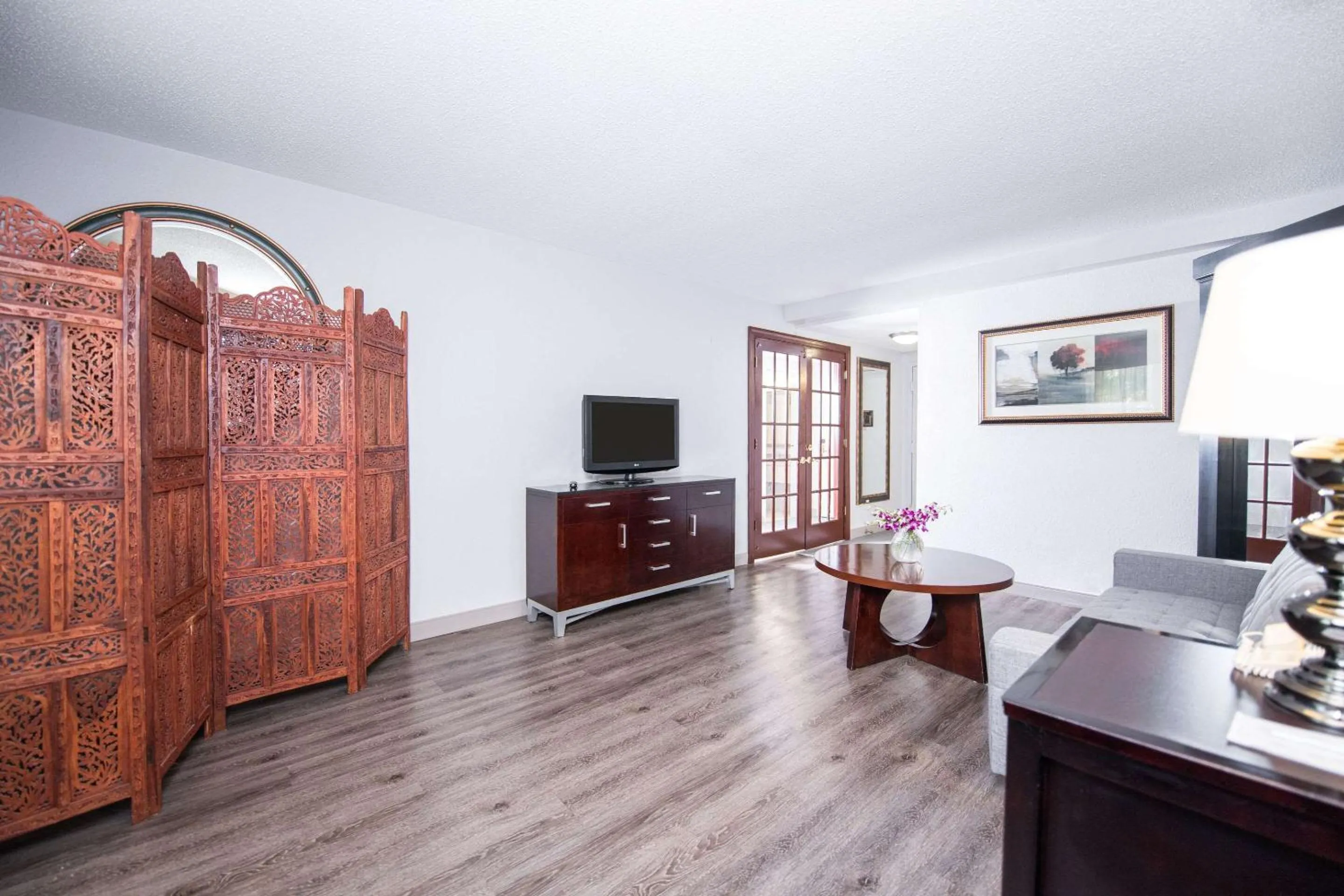 Photo of the whole room in Clarion Hotel & Conference Center Leesburg