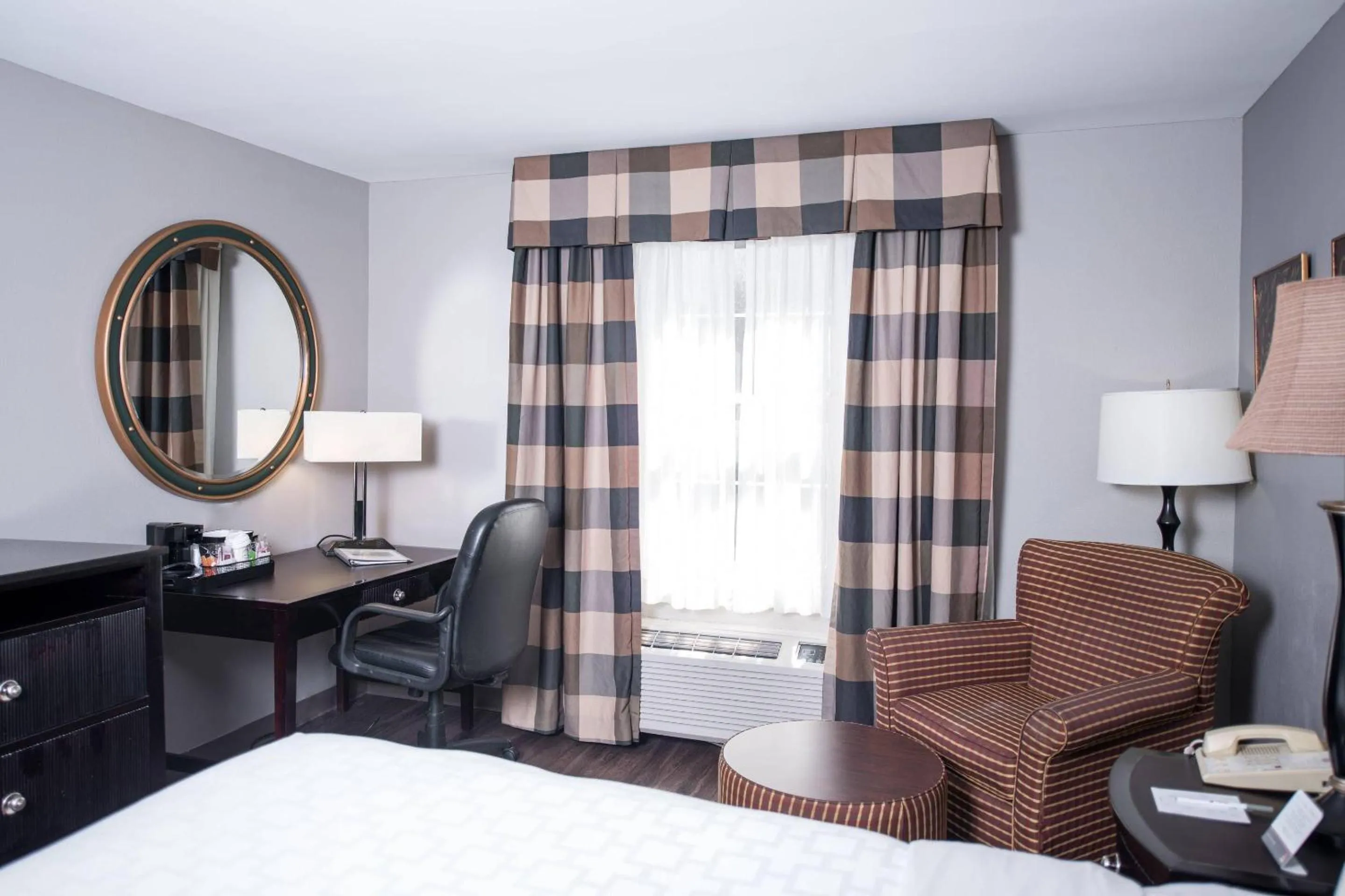 Bedroom, Bed in Clarion Hotel & Conference Center Leesburg