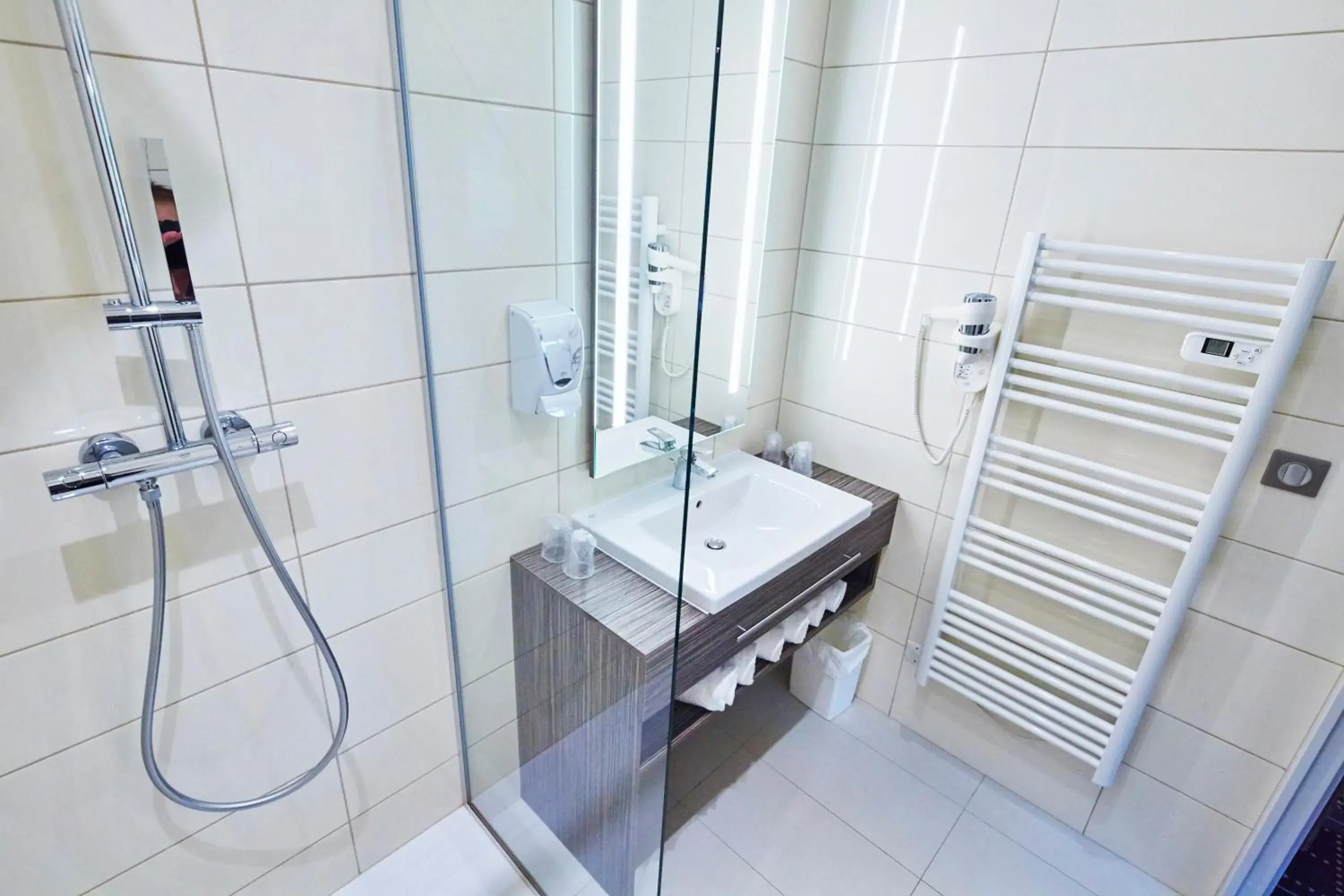 Property building in Kyriad Poitiers Jules Verne Site du Futuroscope Property building in Kyriad Poitiers Jules Verne Site du Futuroscope