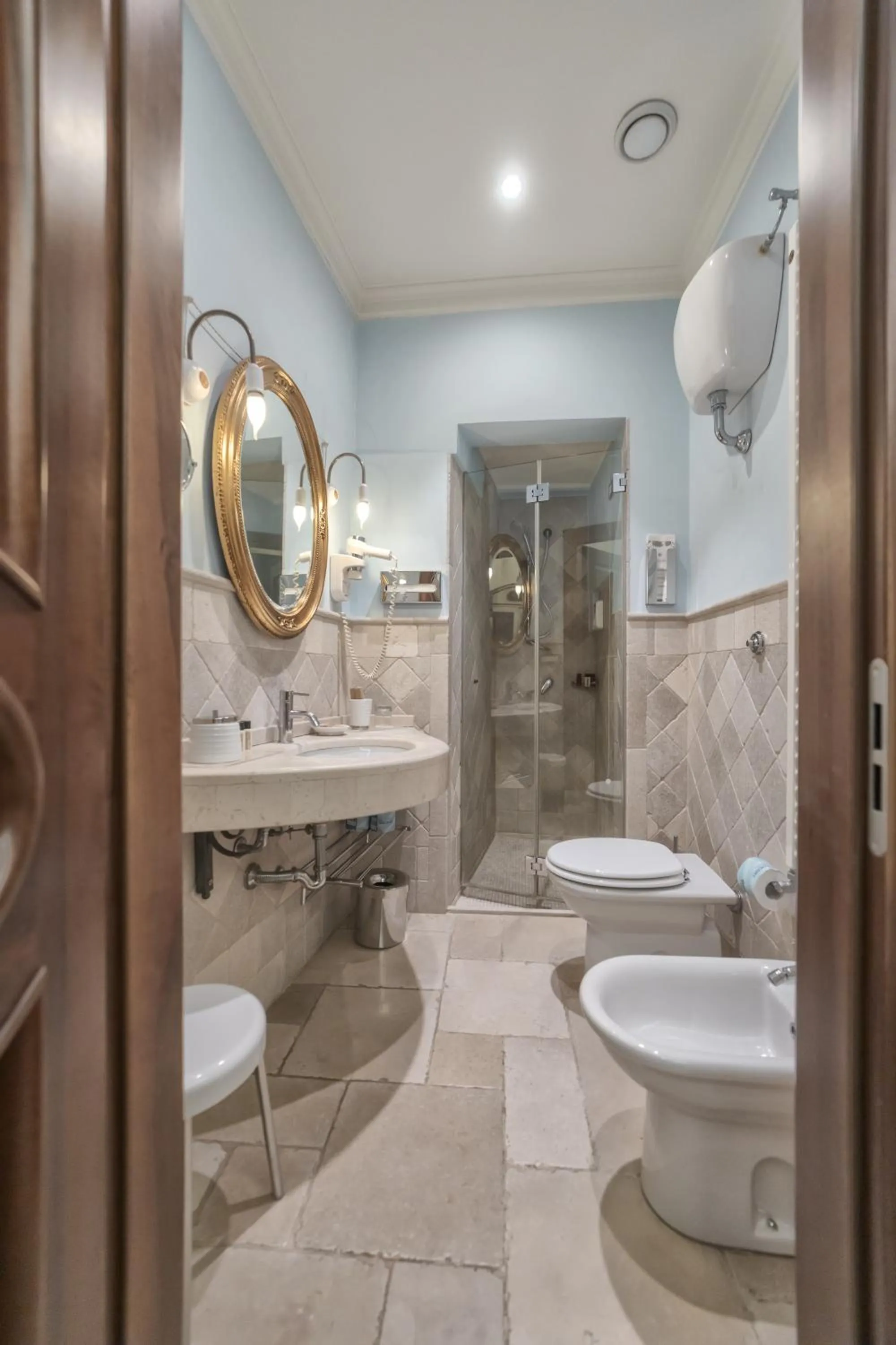 Shower in Kelina Charme Hotel by Cantine Due Palme