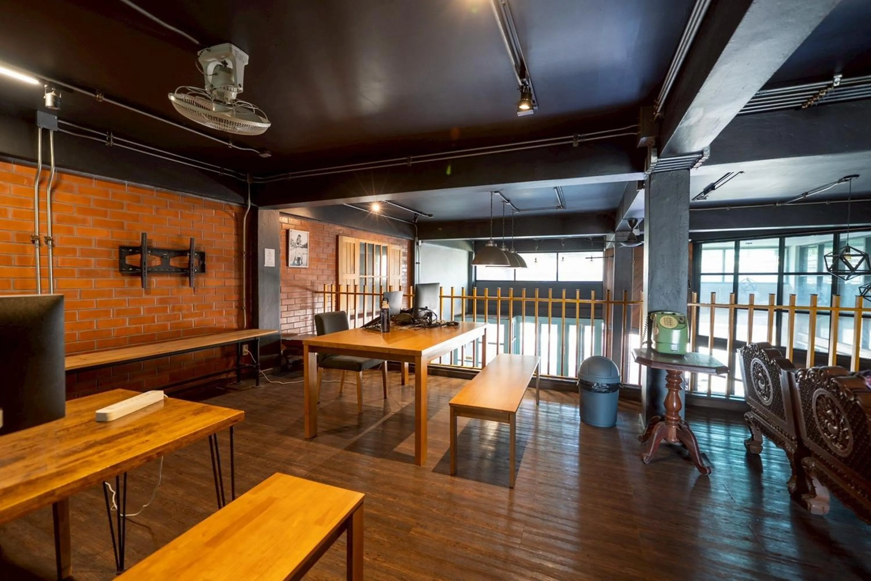 Living room in Koenji Guest House & Bar Chiang Mai