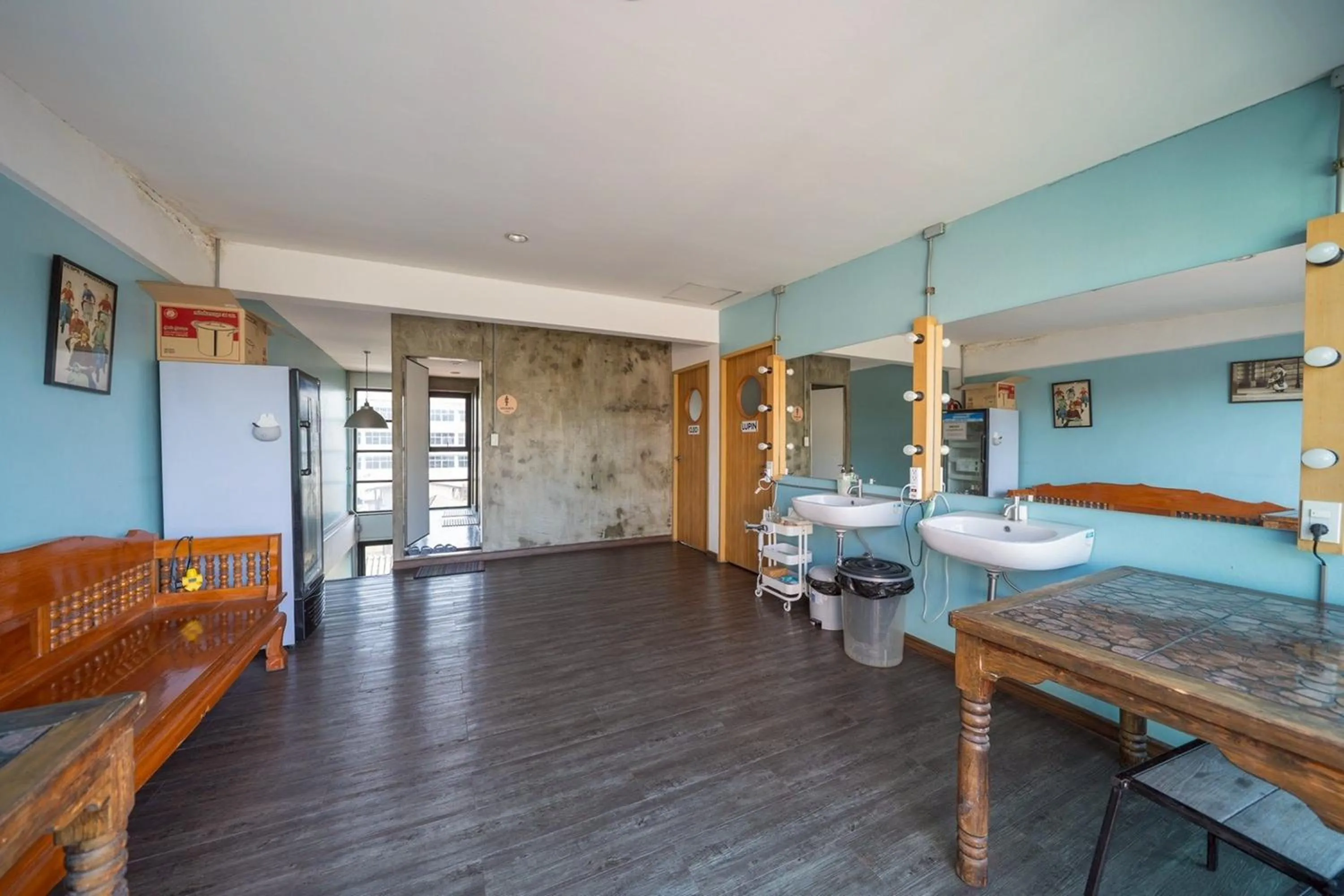 Bed in Koenji Guest House & Bar Chiang Mai