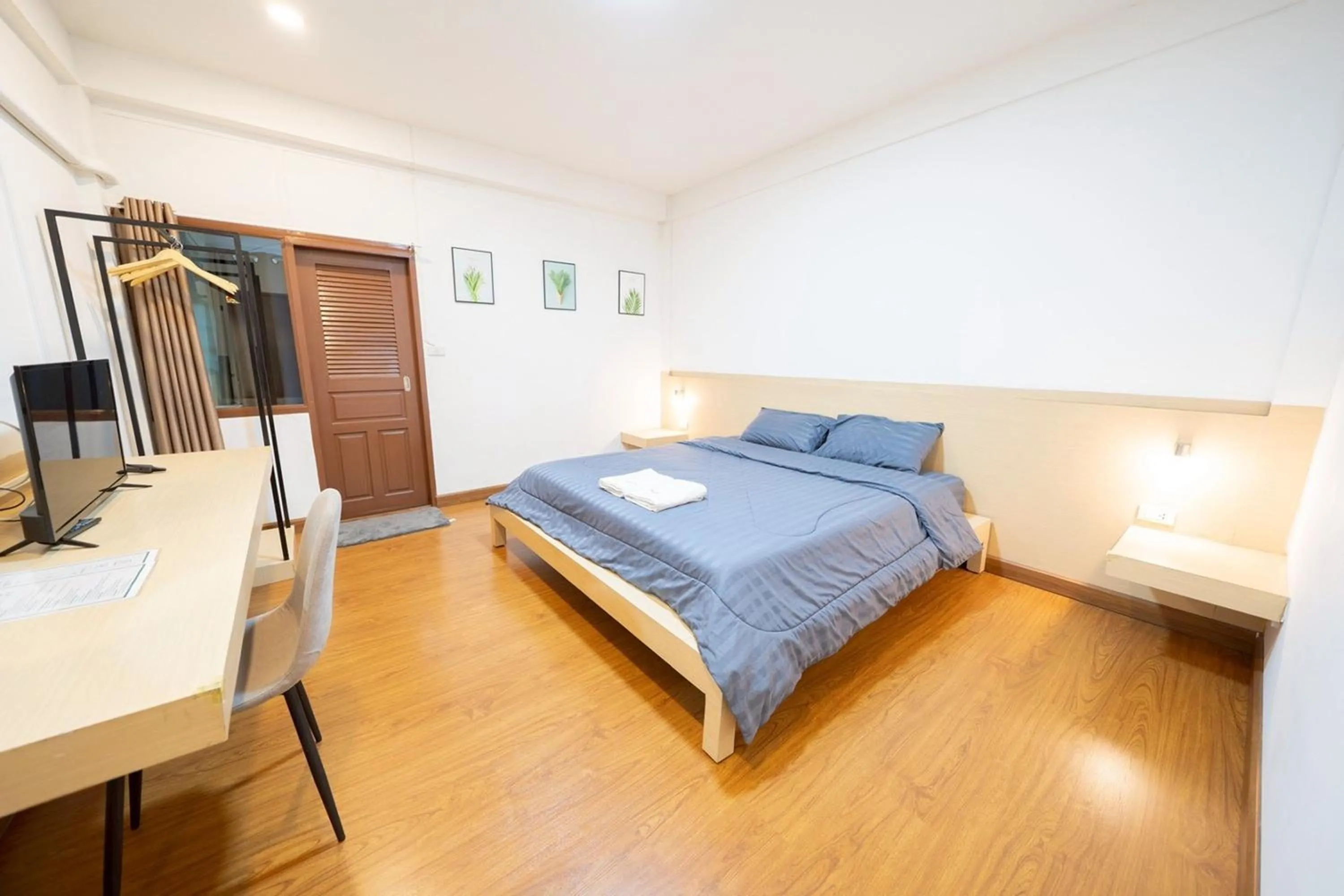 Bed in Koenji Guest House & Bar Chiang Mai