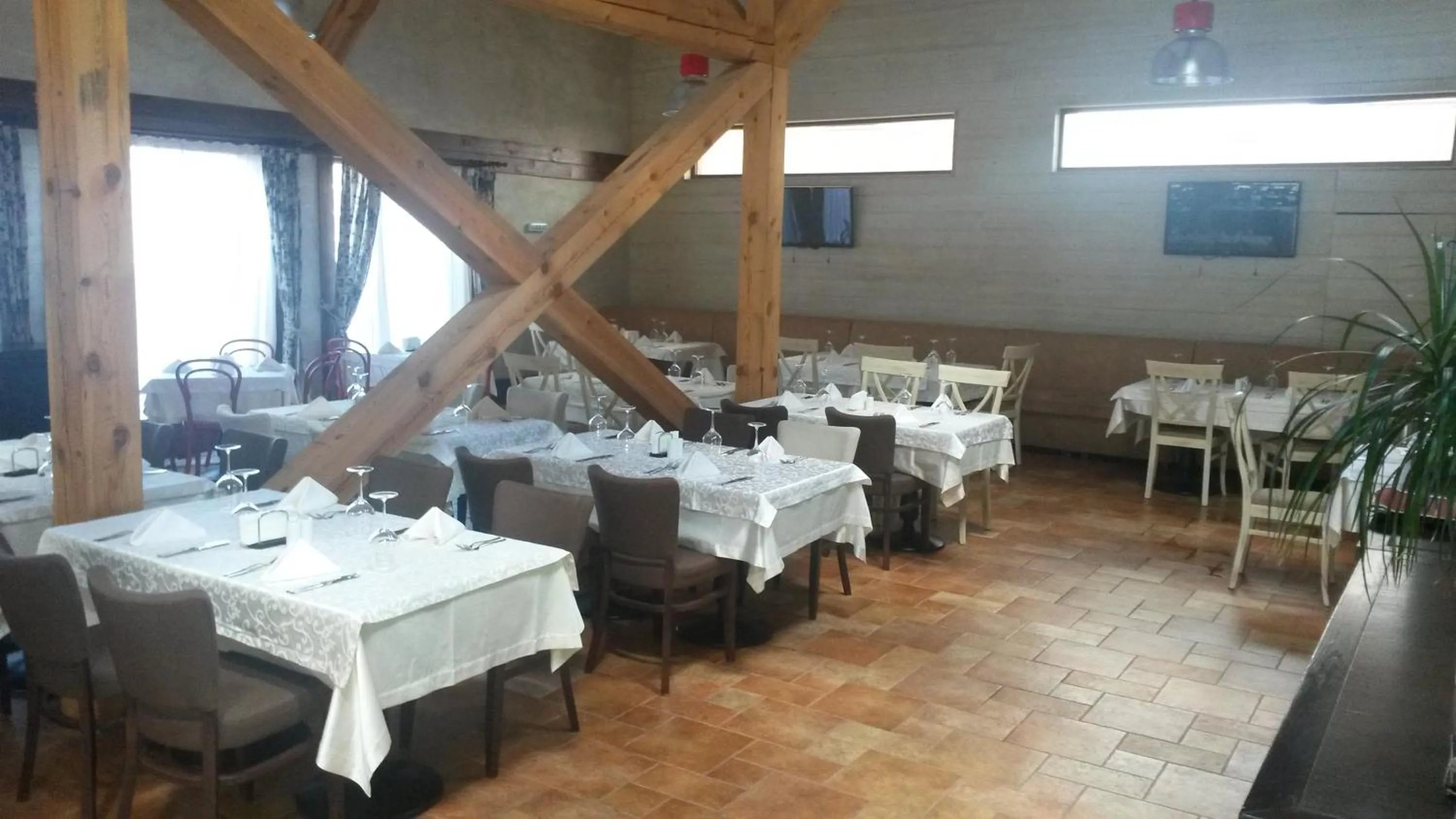 Restaurant/places to eat in Paradiso Verde (Green Life)