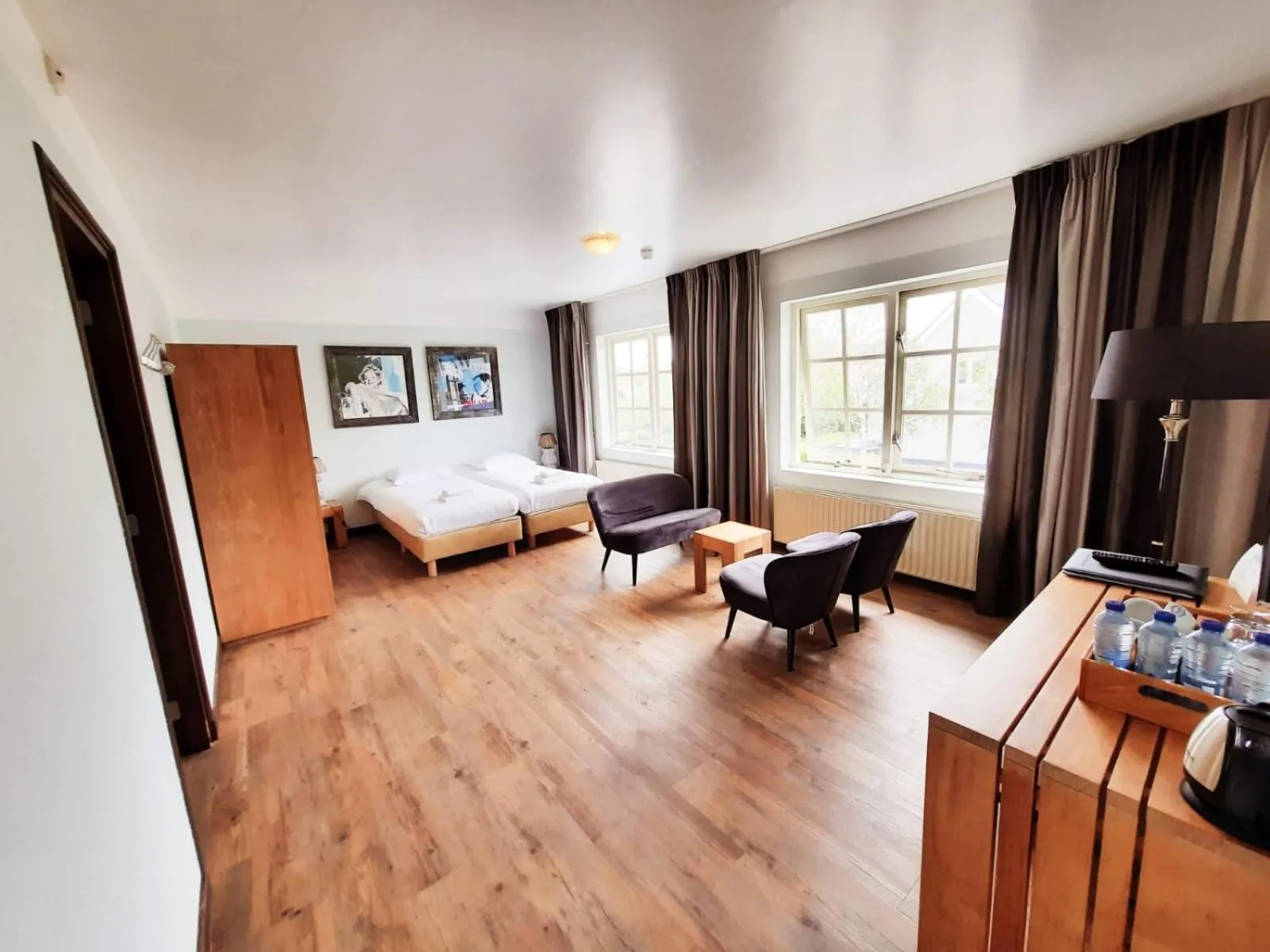 Bedroom, Bed in Strandhotel Dennenbos