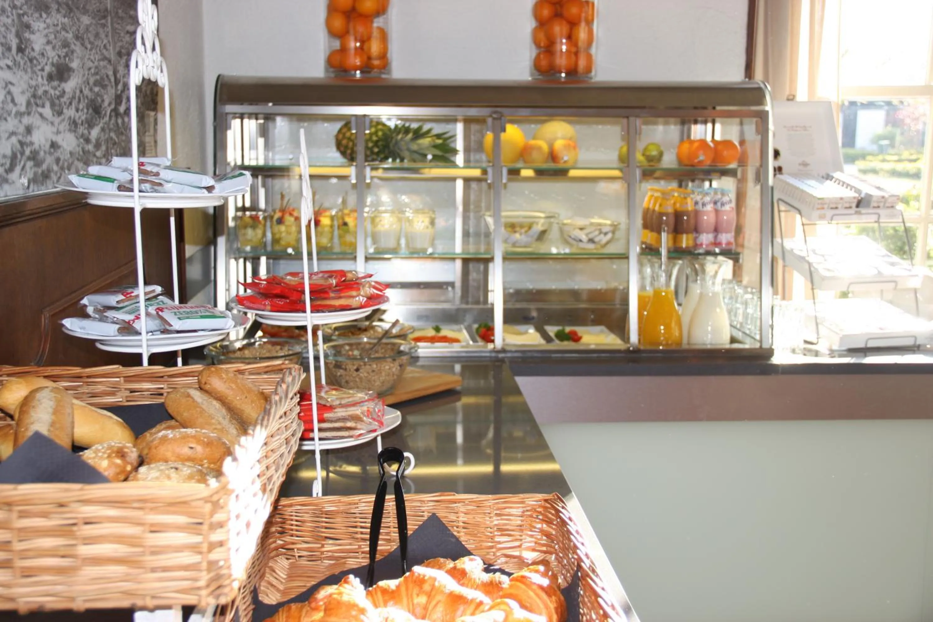 Continental breakfast in Strandhotel Dennenbos