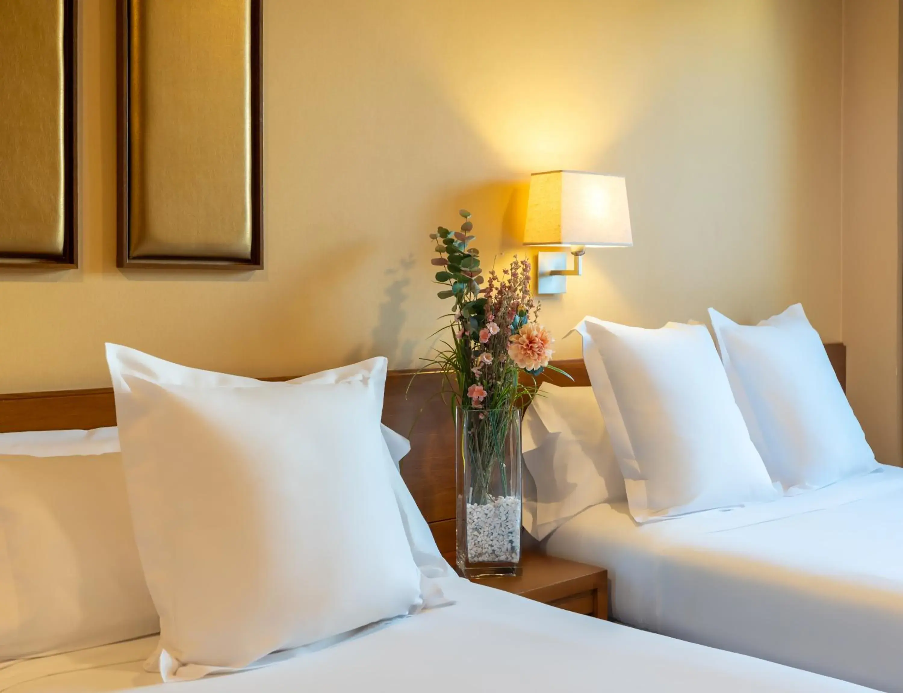 Photo of the whole room, Bed in Sterling Photo of the whole room, Bed in Sterling