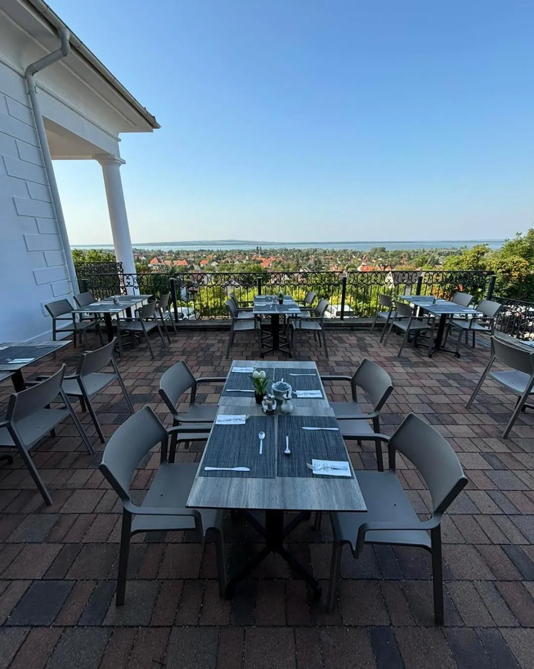 Restaurant/places to eat in Zenit Wellness Hotel Balaton