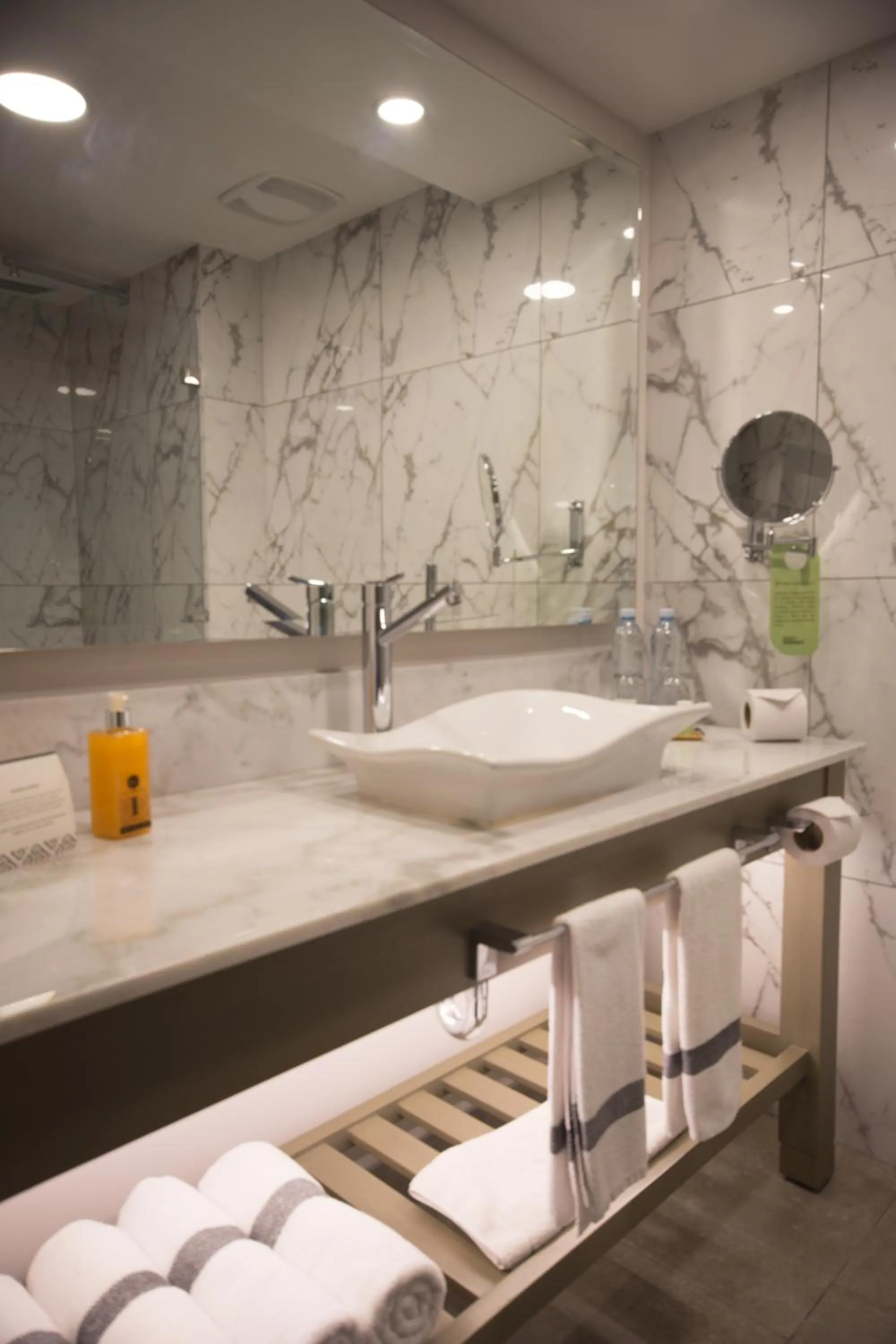 Bathroom in Oro Verde Manta