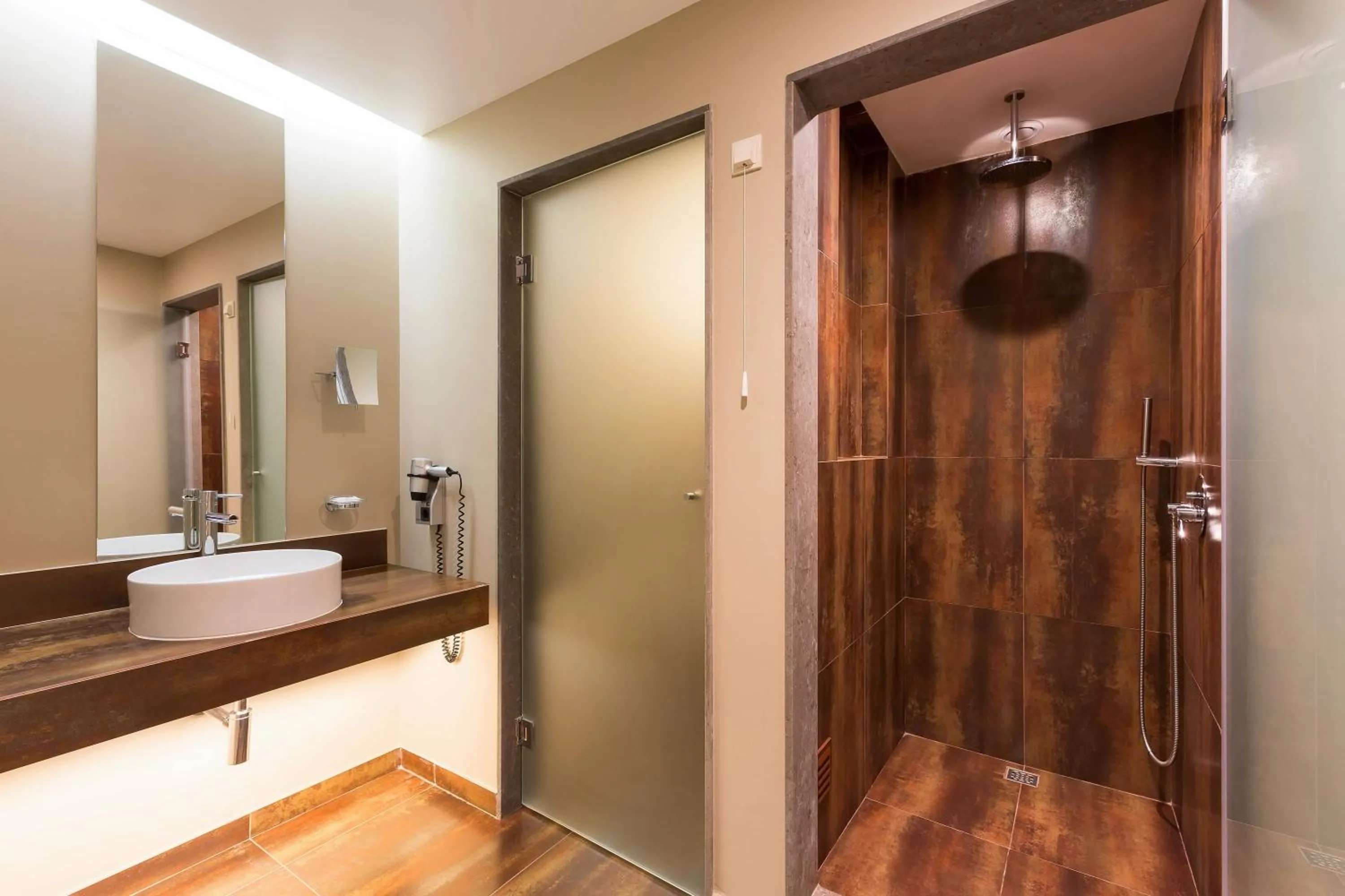 Shower in NAU Morgado Golf & Country Club