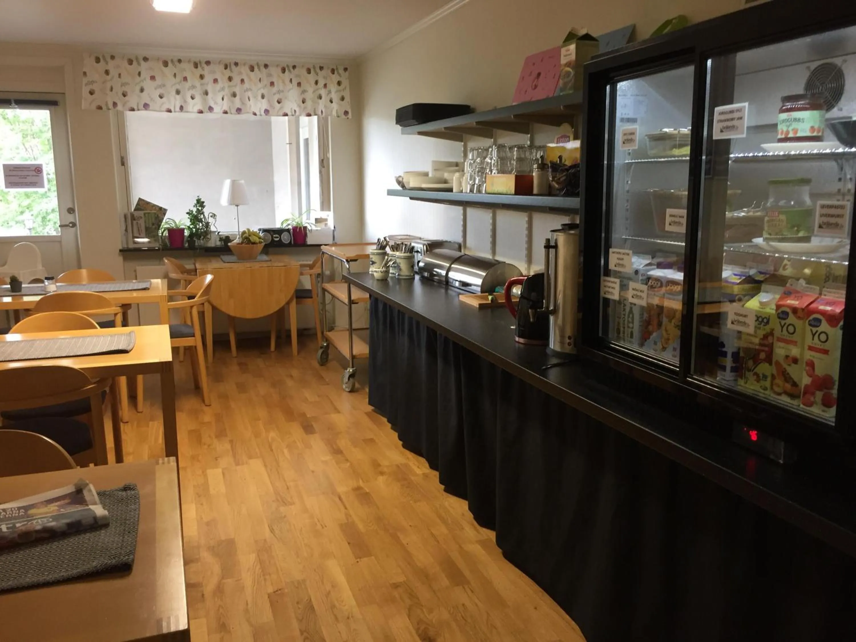 Continental breakfast in Brålanda Hotell och Vandrarhem