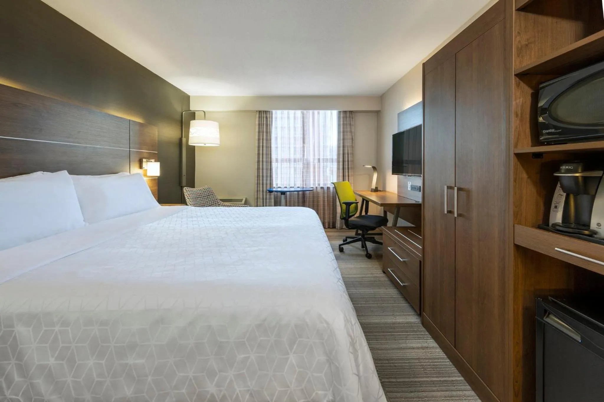 Photo of the whole room, Bed in Holiday Inn Express Toronto Downtown by IHG