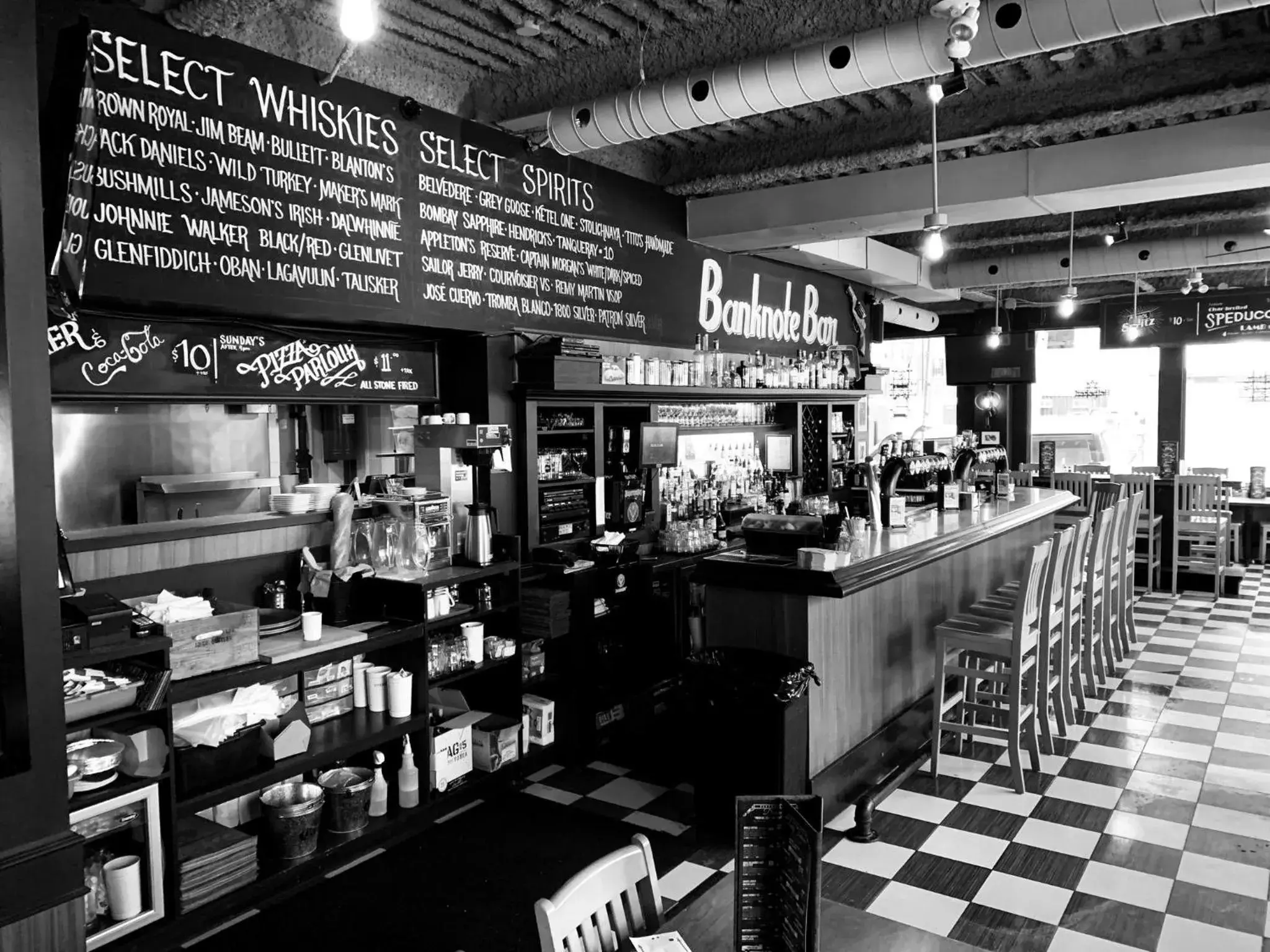 Lounge or bar in Holiday Inn Express Toronto Downtown by IHG Lounge or bar in Holiday Inn Express Toronto Downtown by IHG