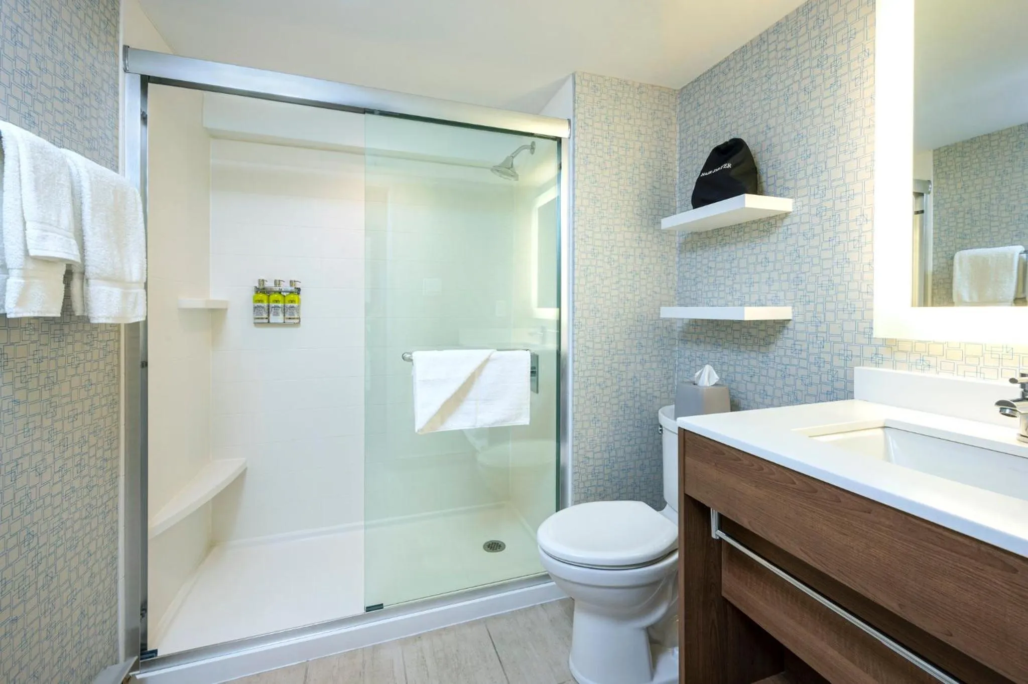 Photo of the whole room in Holiday Inn Express Toronto Downtown by IHG