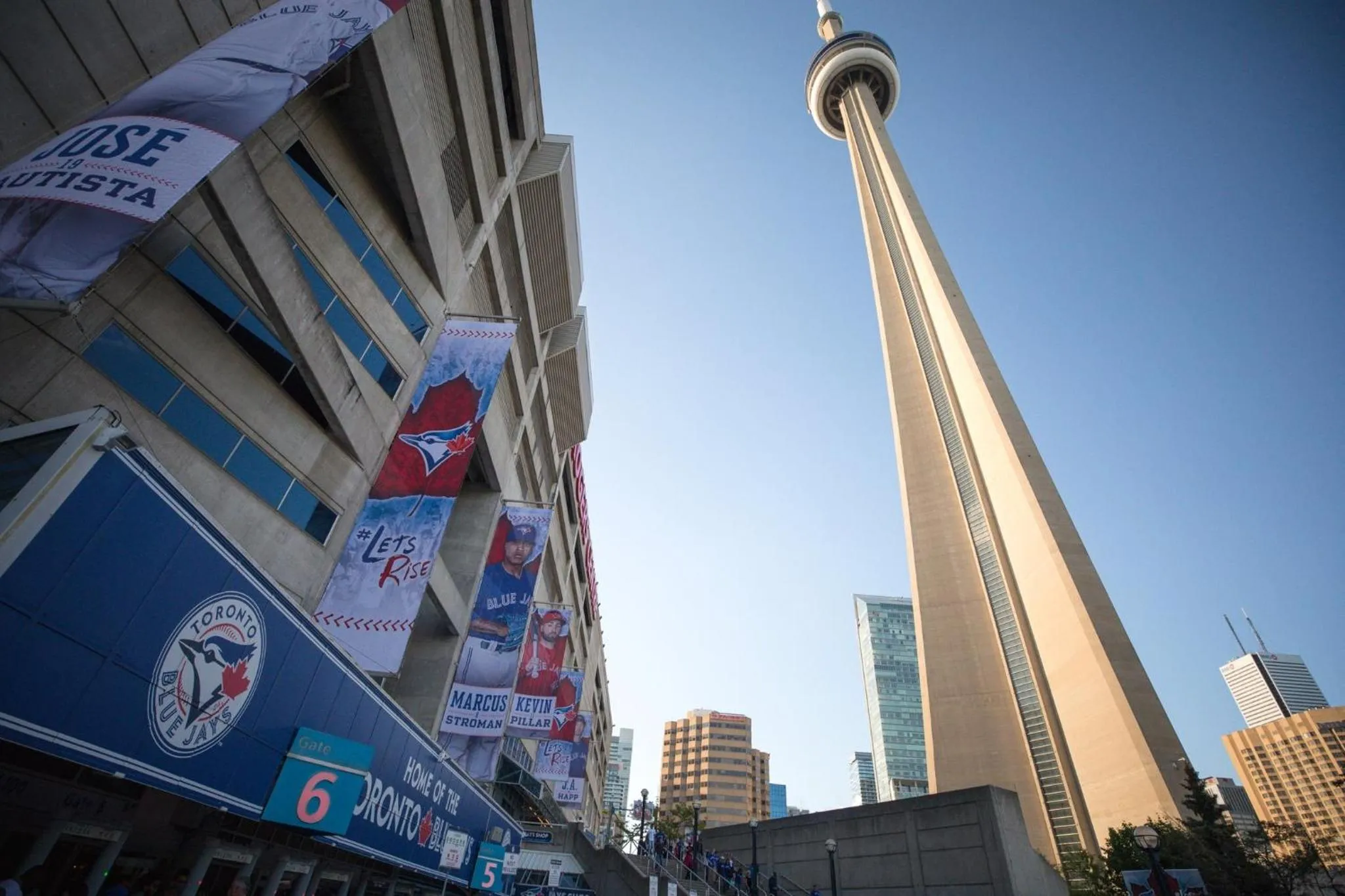 Area and facilities in Holiday Inn Express Toronto Downtown by IHG