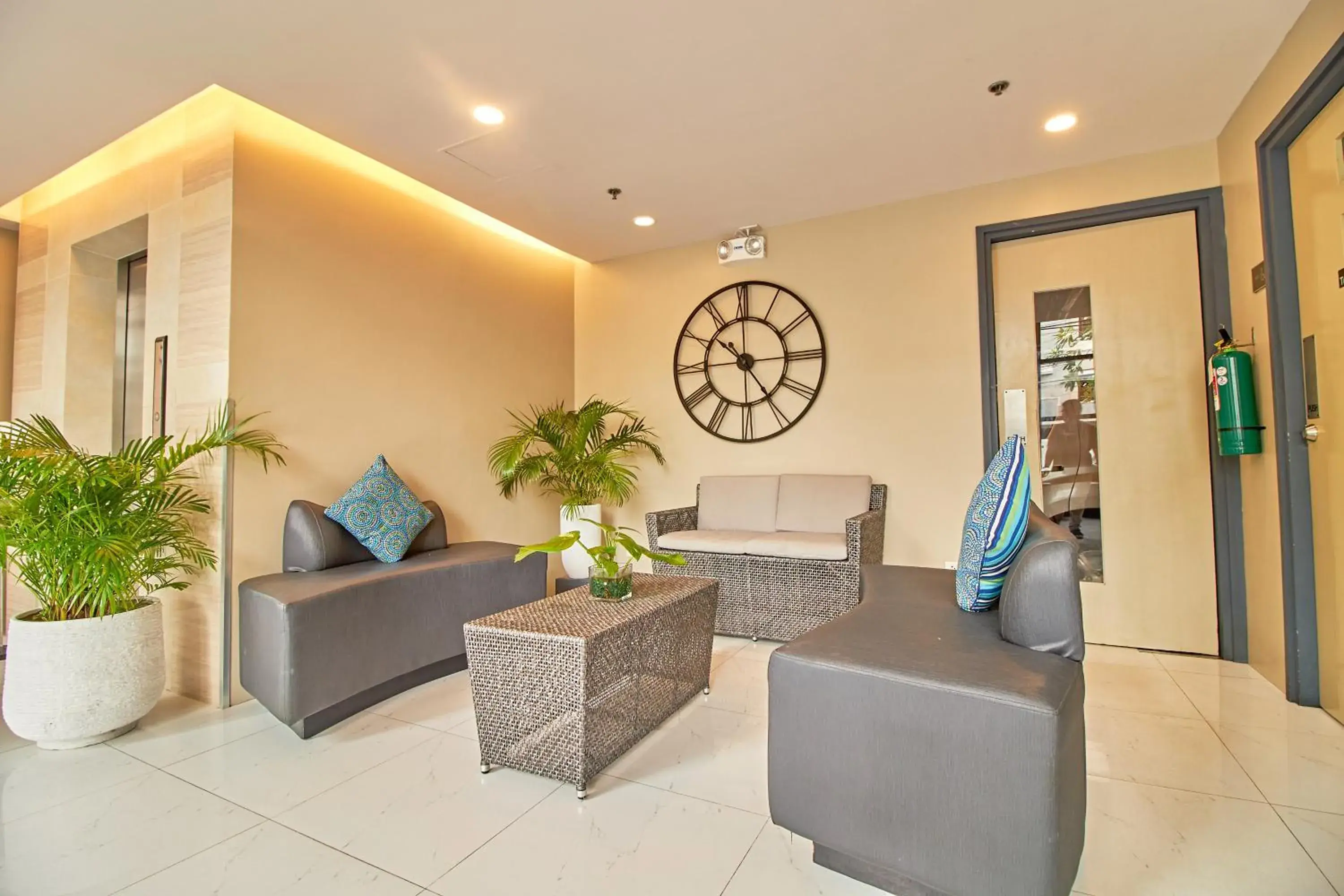 Lobby or reception in Cebu Hotel Plus Lobby or reception in Cebu Hotel Plus