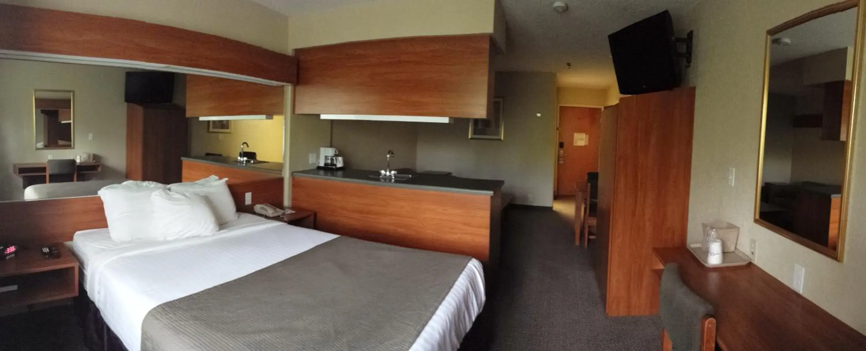 Shower, Bed in Microtel Inn & Suites Beckley East Shower, Bed in Microtel Inn & Suites Beckley East