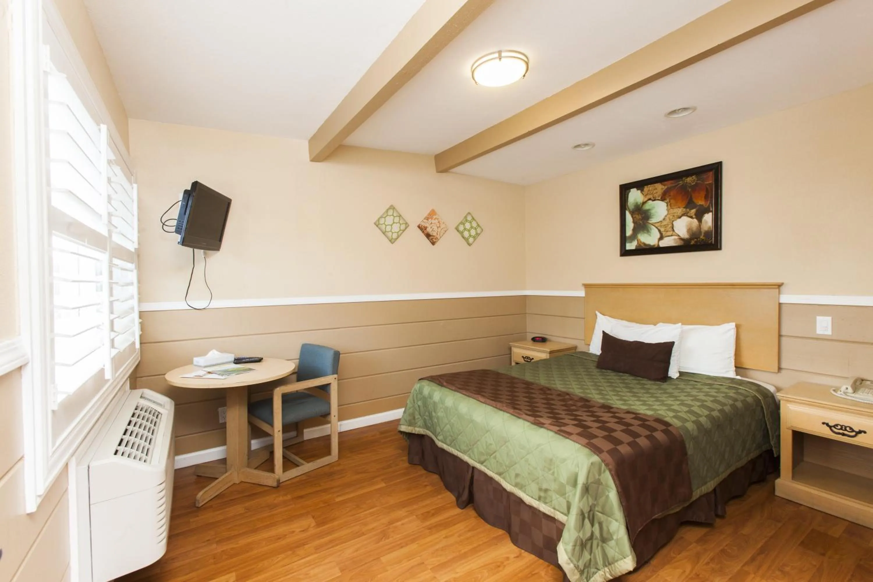 Day in Tri-Valley Inn & Suites