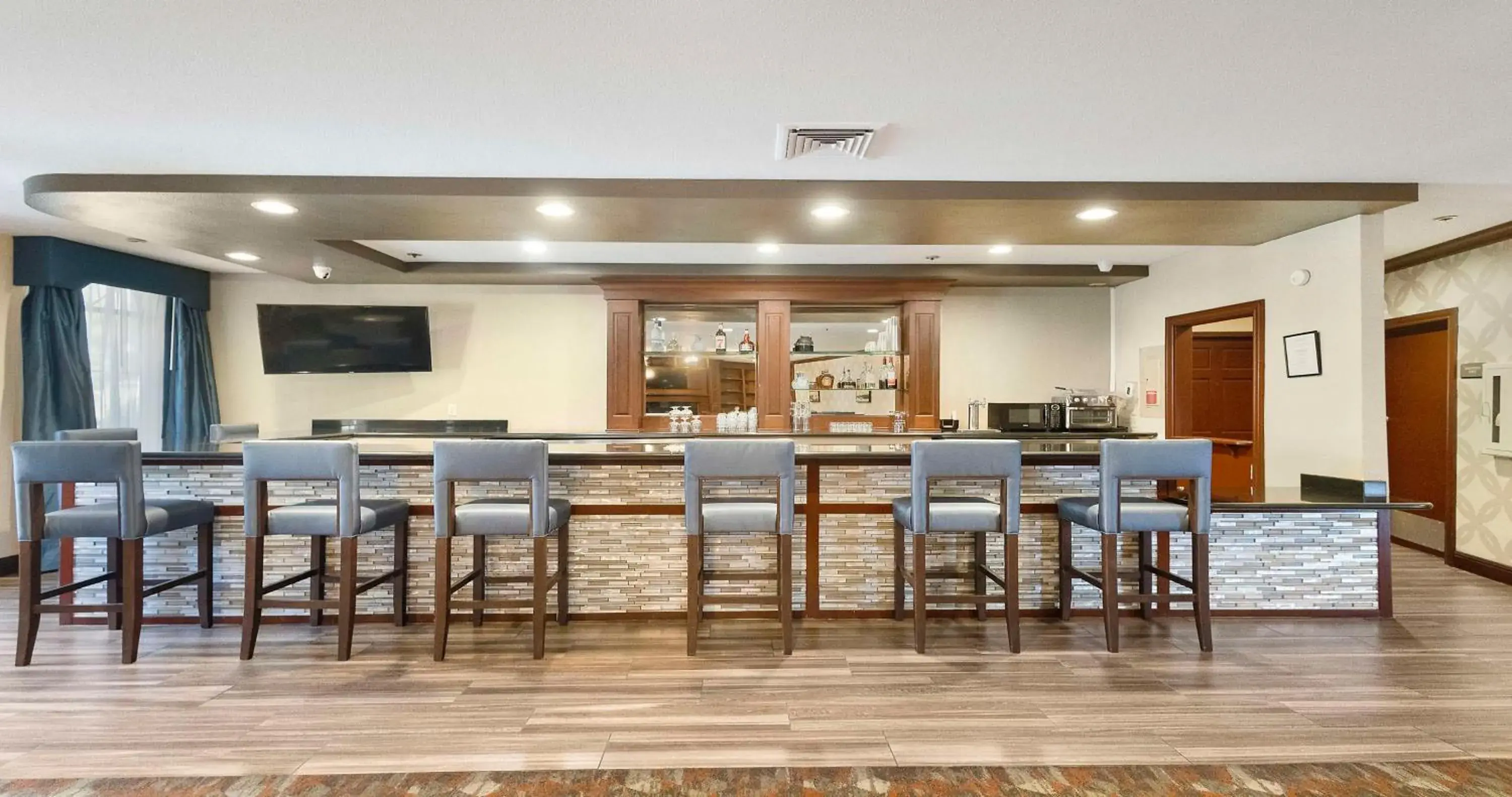 Lounge or bar in Best Western Plus Heritage Inn Lounge or bar in Best Western Plus Heritage Inn