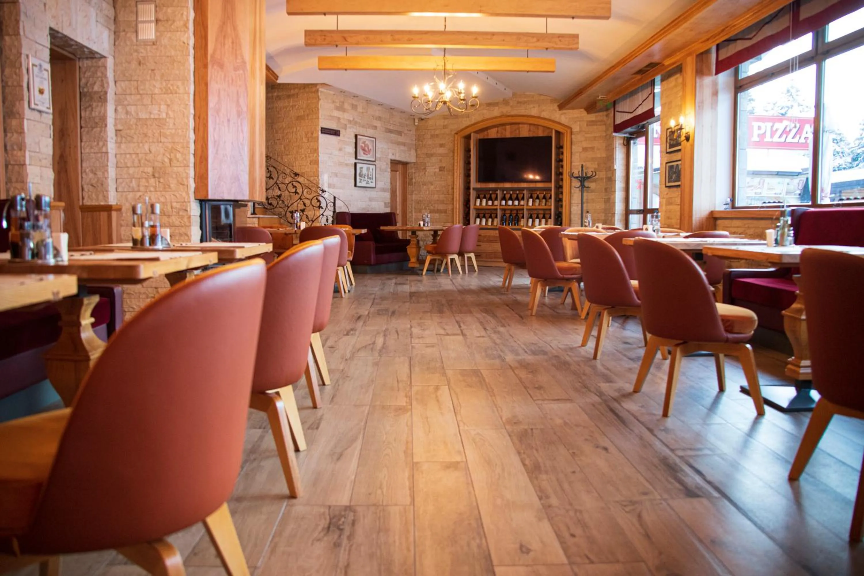 Restaurant/places to eat in Ice Angels Hotel