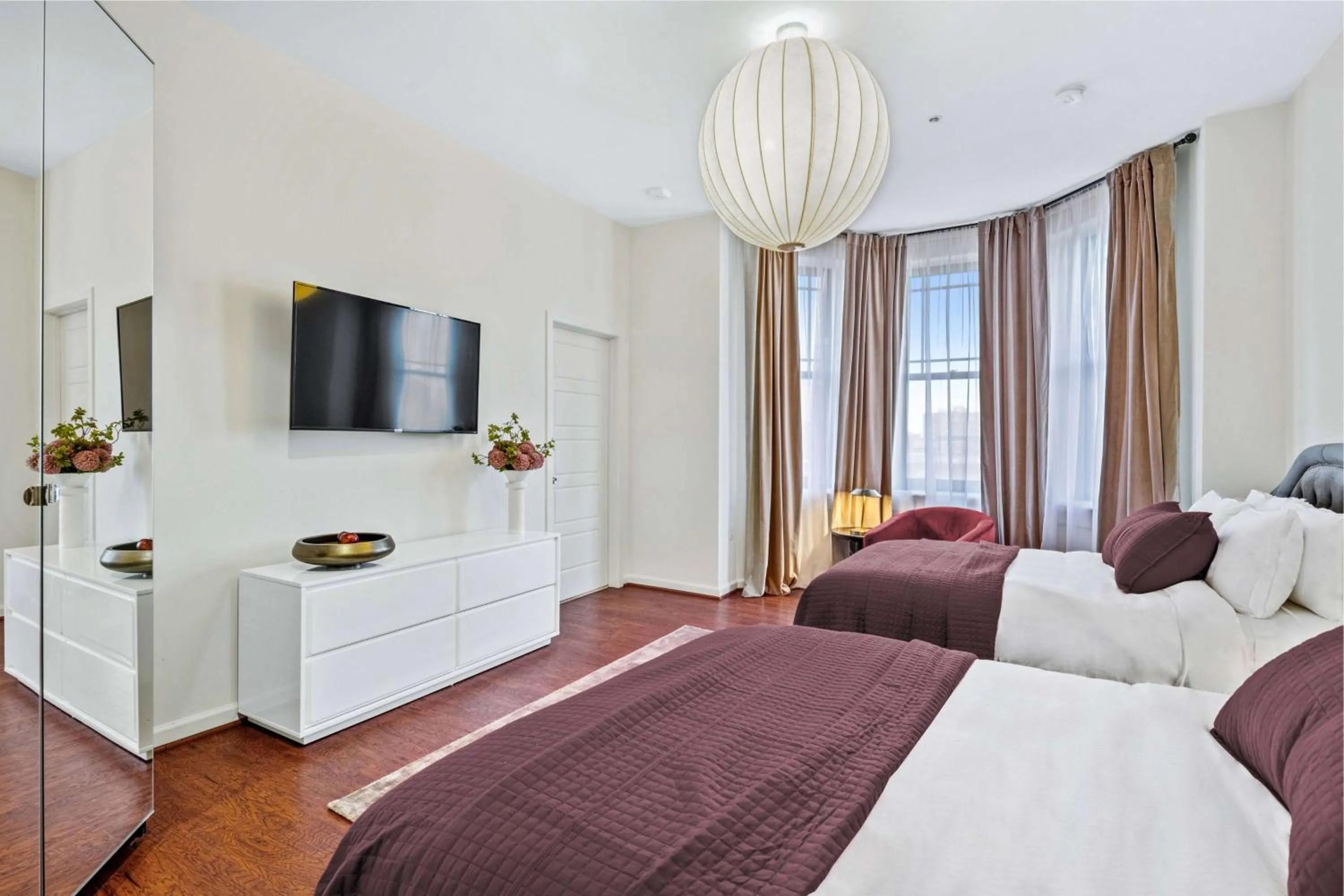 Photo of the whole room, Bed in Hotel Brexton, Trademark Collection by Wyndham