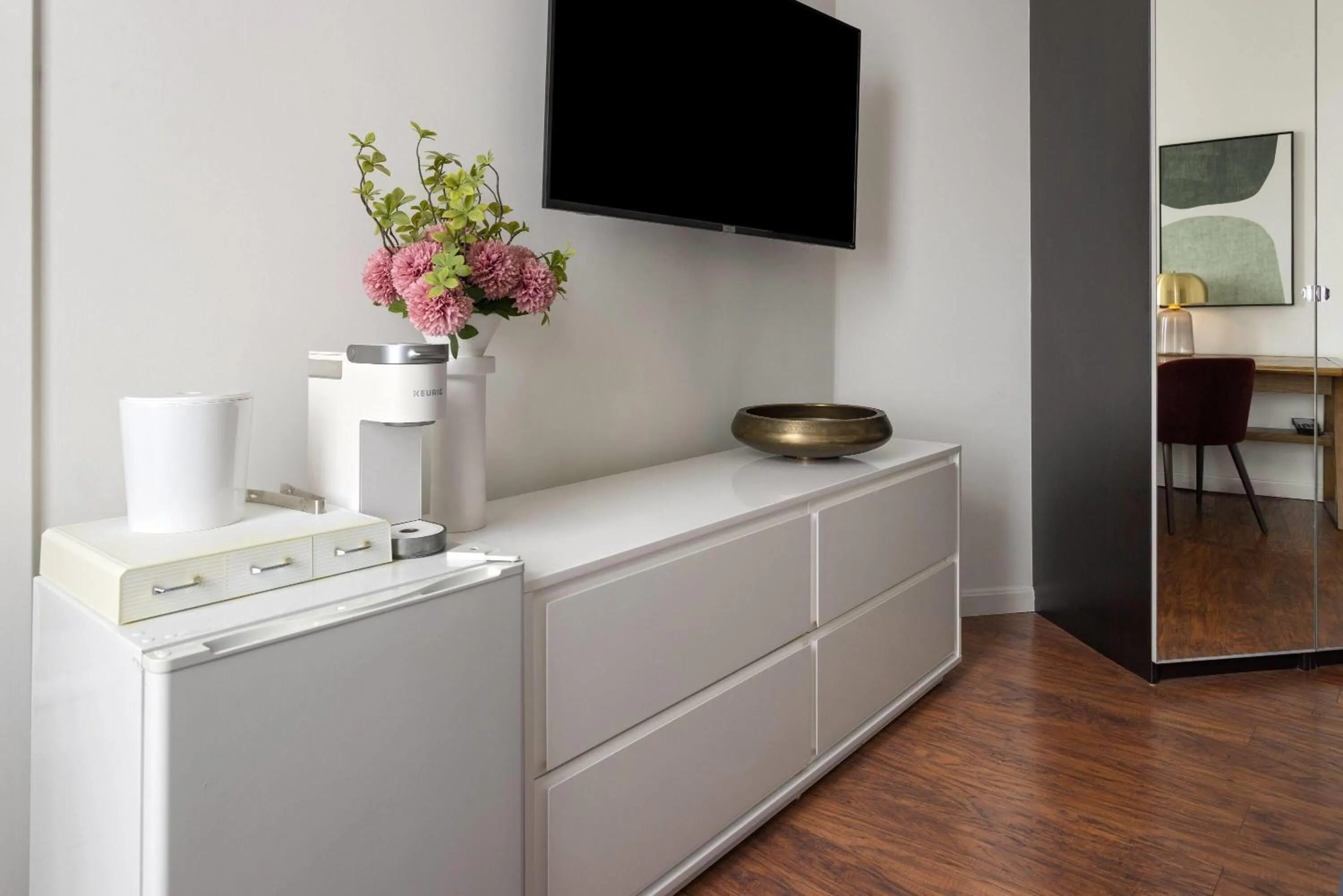 Photo of the whole room in Hotel Brexton, Trademark Collection by Wyndham