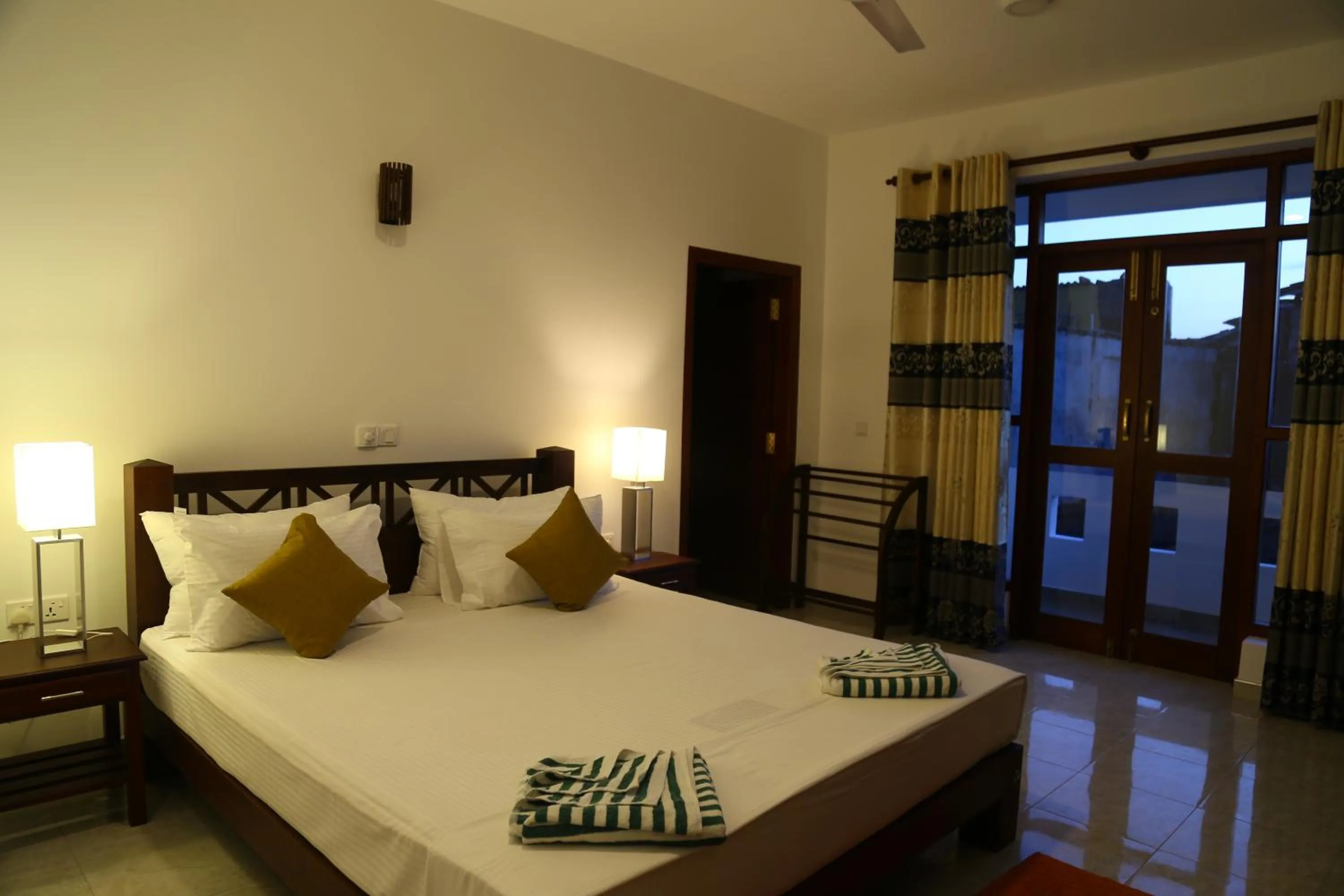 Bedroom, Bed in Hikka Regent Hotel