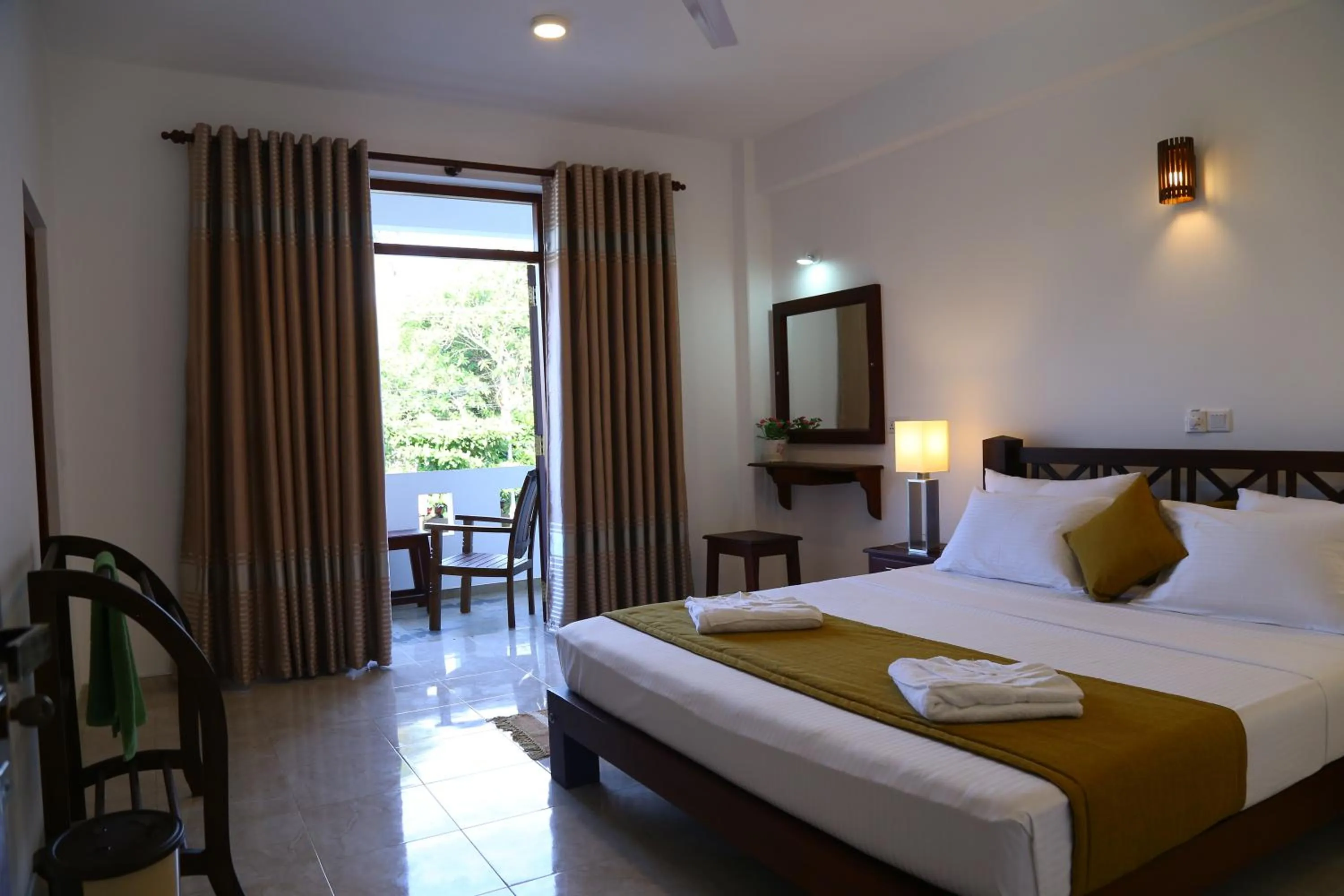 Bedroom, Bed in Hikka Regent Hotel