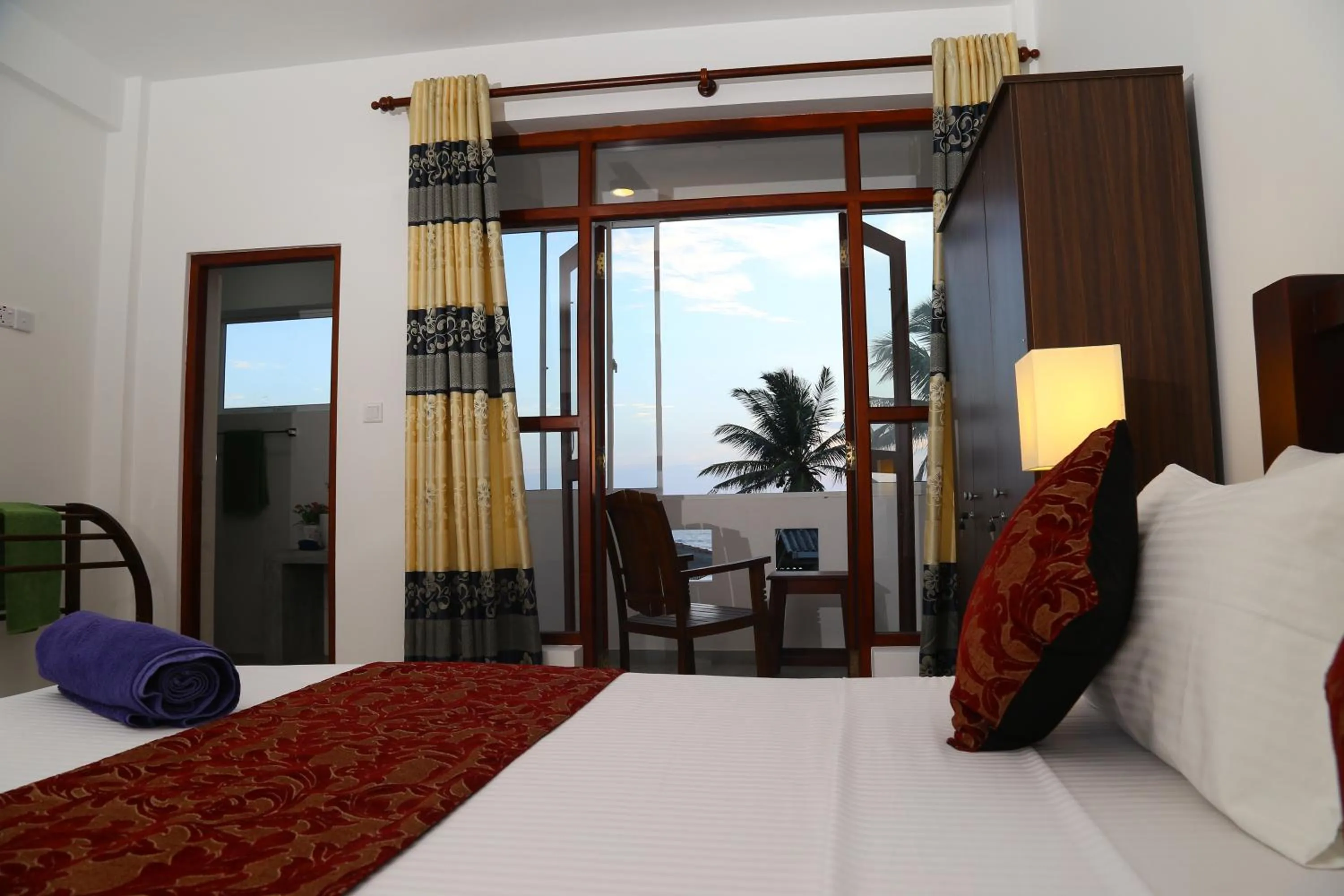 Bedroom, Bed in Hikka Regent Hotel