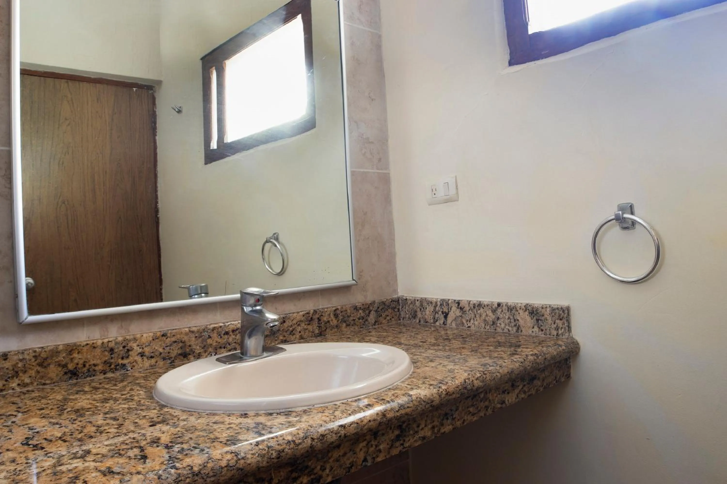 Bathroom in Collection O Hotel Mocambo, Boca del Río