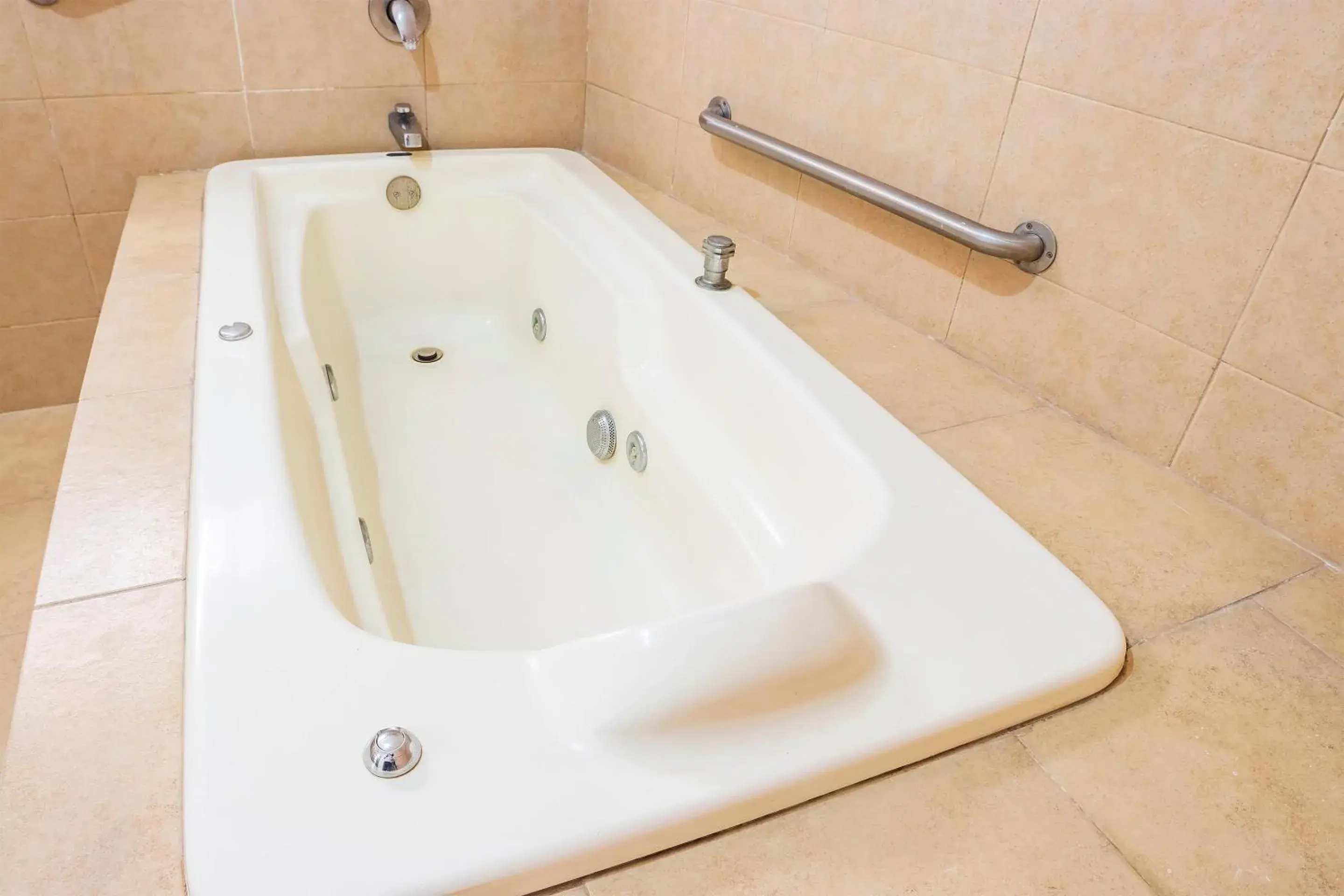 Bathroom in Collection O Hotel Mocambo, Boca del Río Bathroom in Collection O Hotel Mocambo, Boca del Río