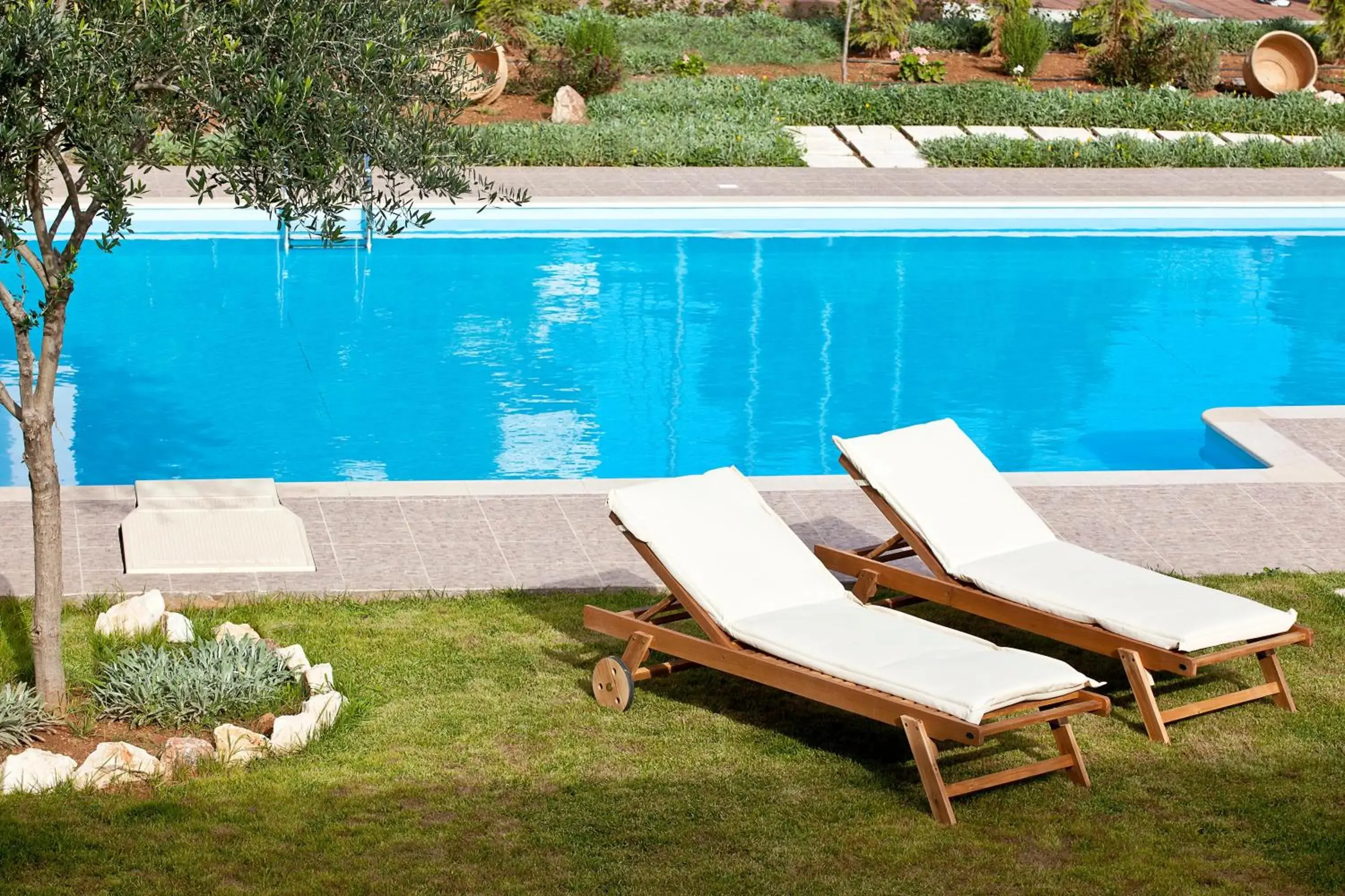 Swimming pool in Civitel Attik Rooms & Suites Swimming pool in Civitel Attik Rooms & Suites