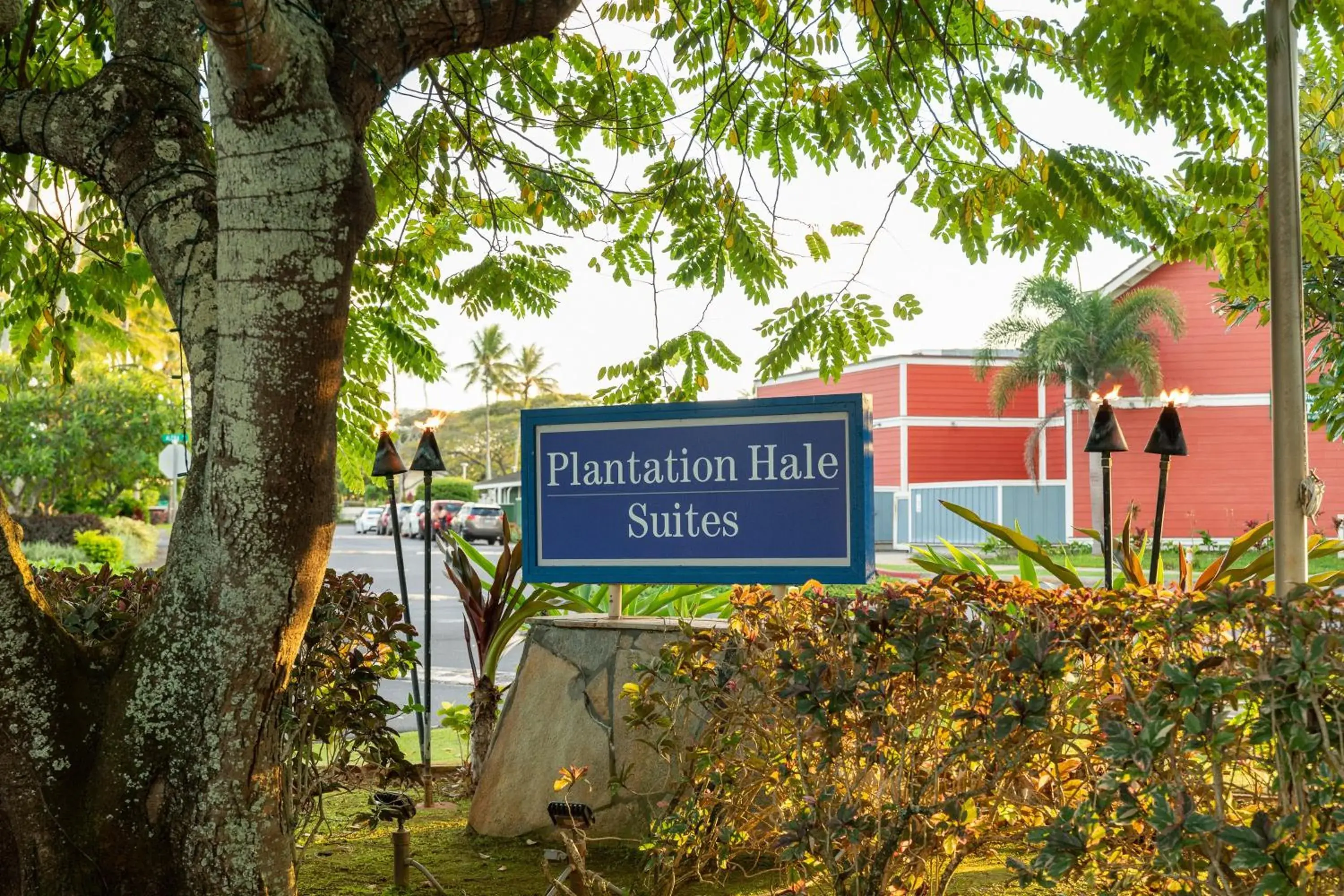 Property building in Plantation Hale Suites Property building in Plantation Hale Suites