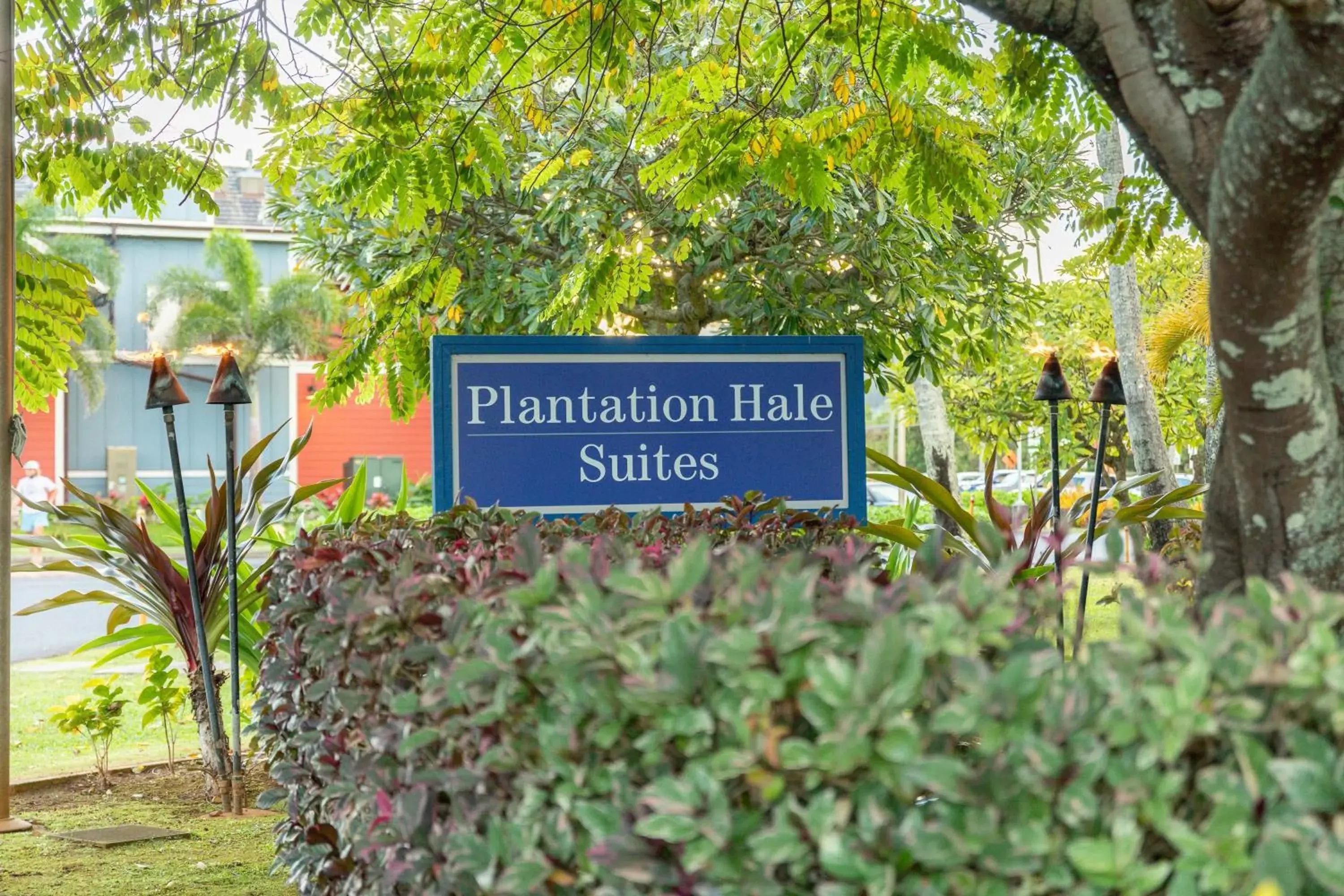 Property building in Plantation Hale Suites Property building in Plantation Hale Suites