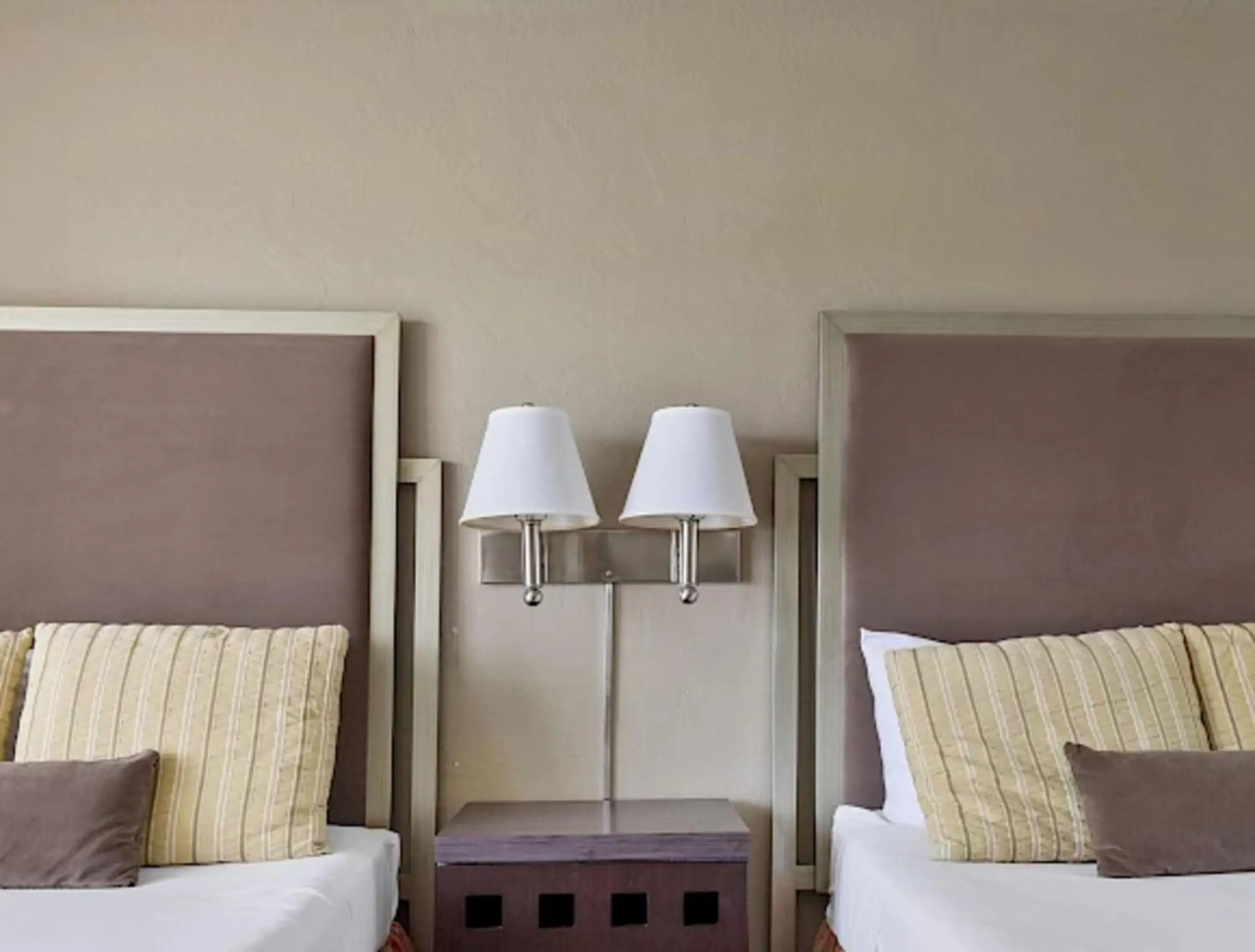 Bed in Plantation Hale Suites Bed in Plantation Hale Suites