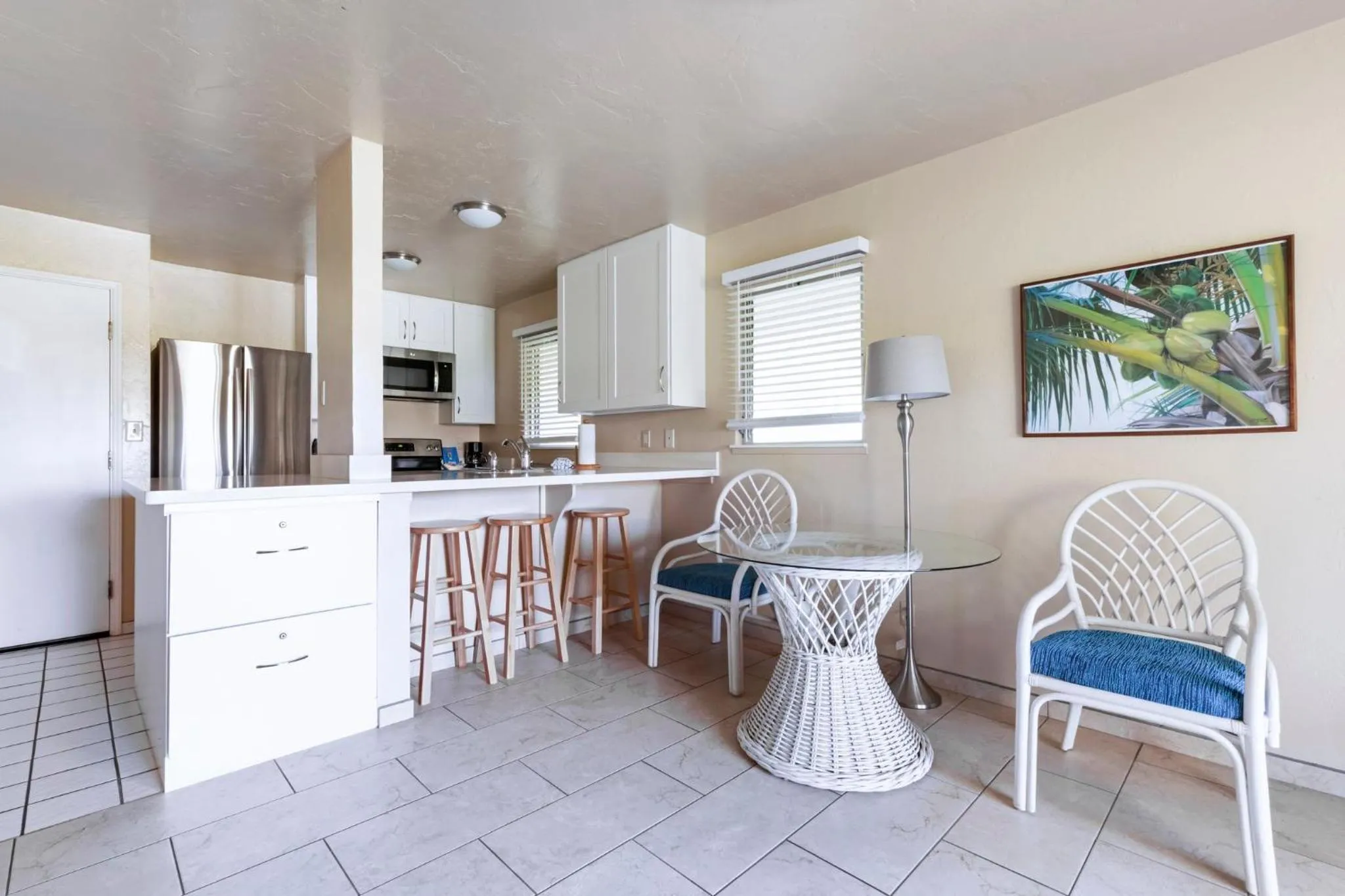 Photo of the whole room in Plantation Hale Suites