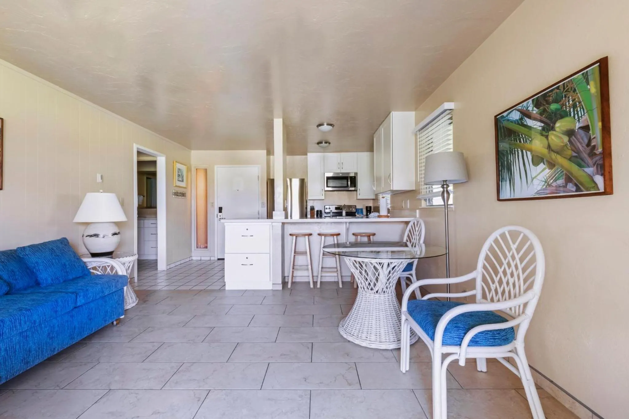 Photo of the whole room in Plantation Hale Suites