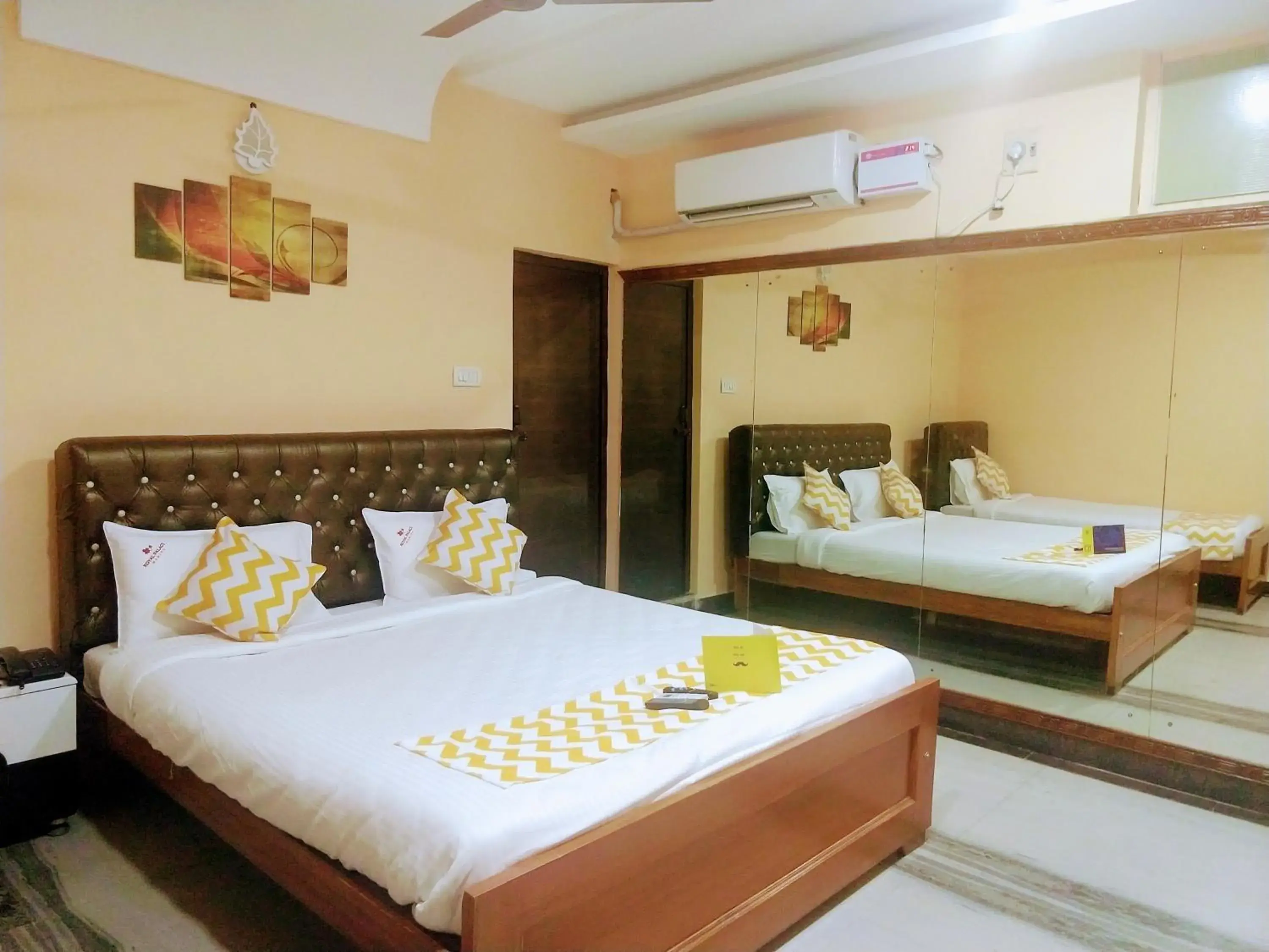 Bedroom, Bed in Royal Palace Marina Bedroom, Bed in Royal Palace Marina