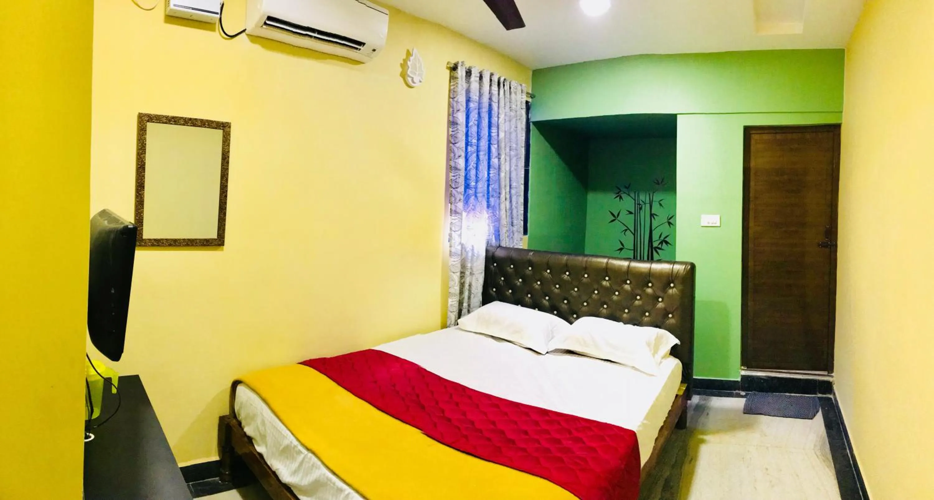 Bedroom, Bed in Royal Palace Marina