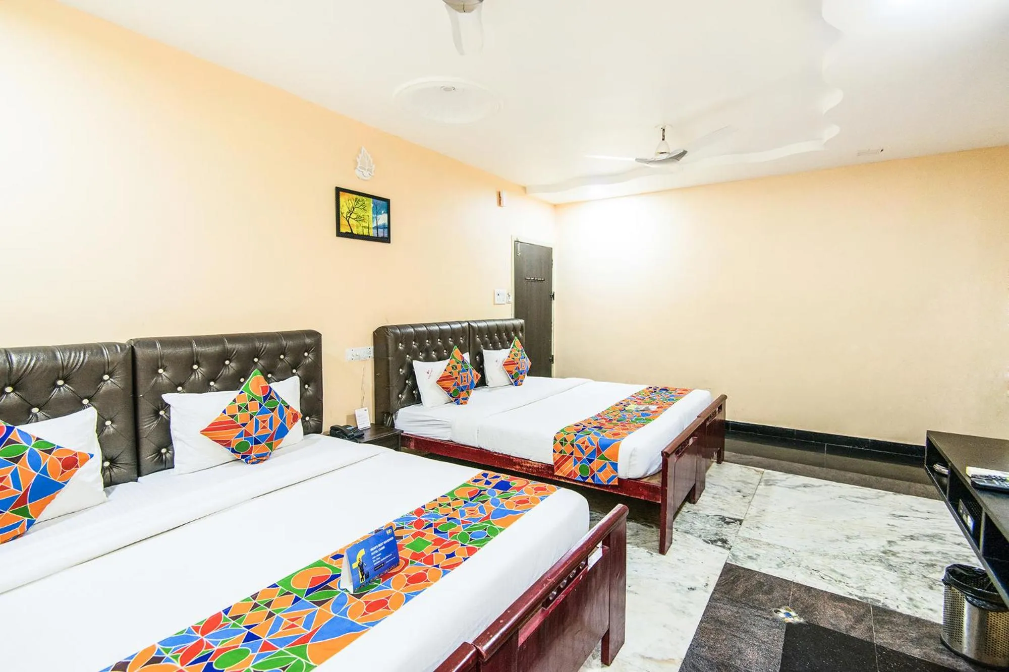 Photo of the whole room, Bed in Royal Palace Marina