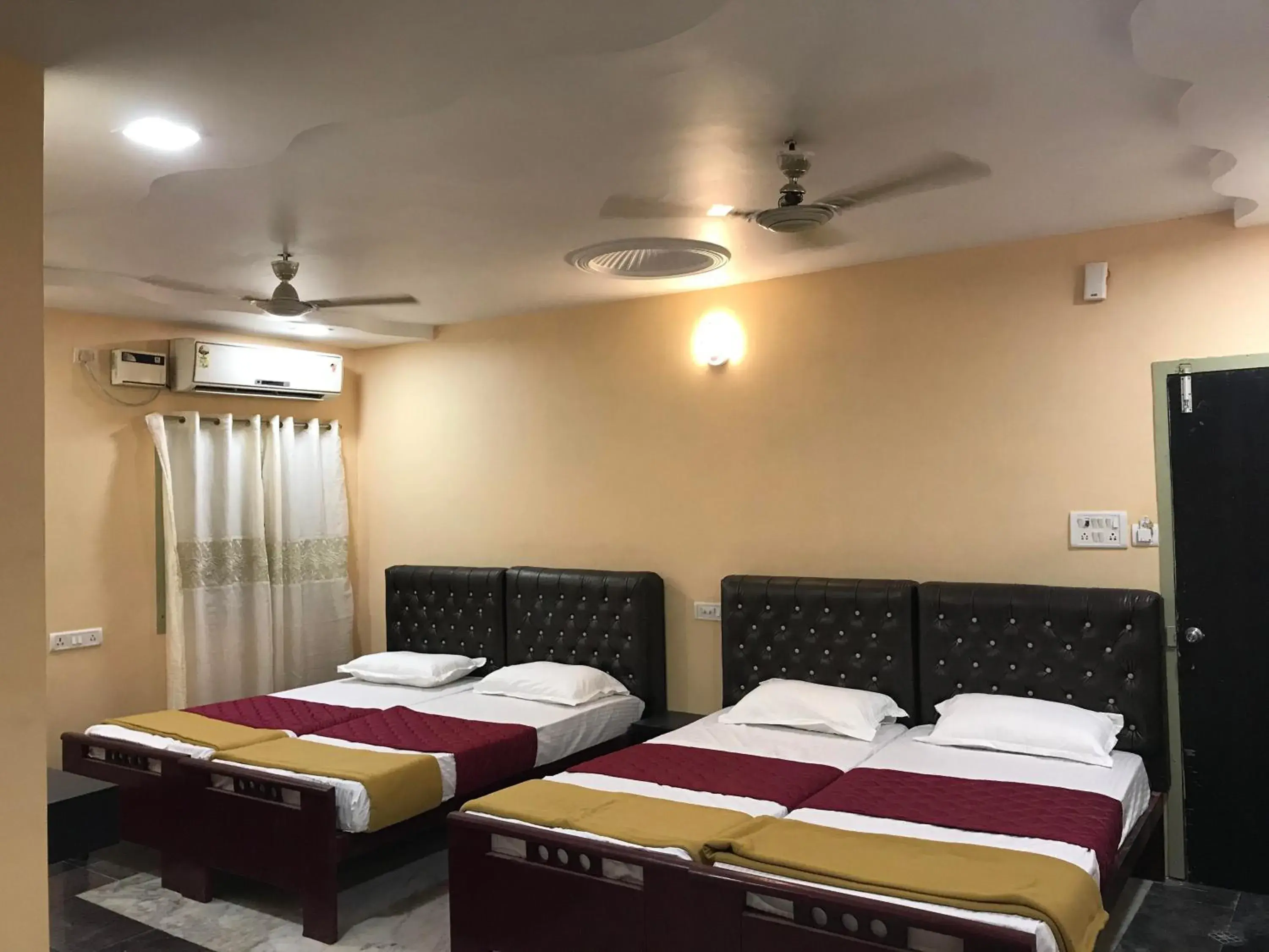 Bed in Royal Palace Marina Bed in Royal Palace Marina