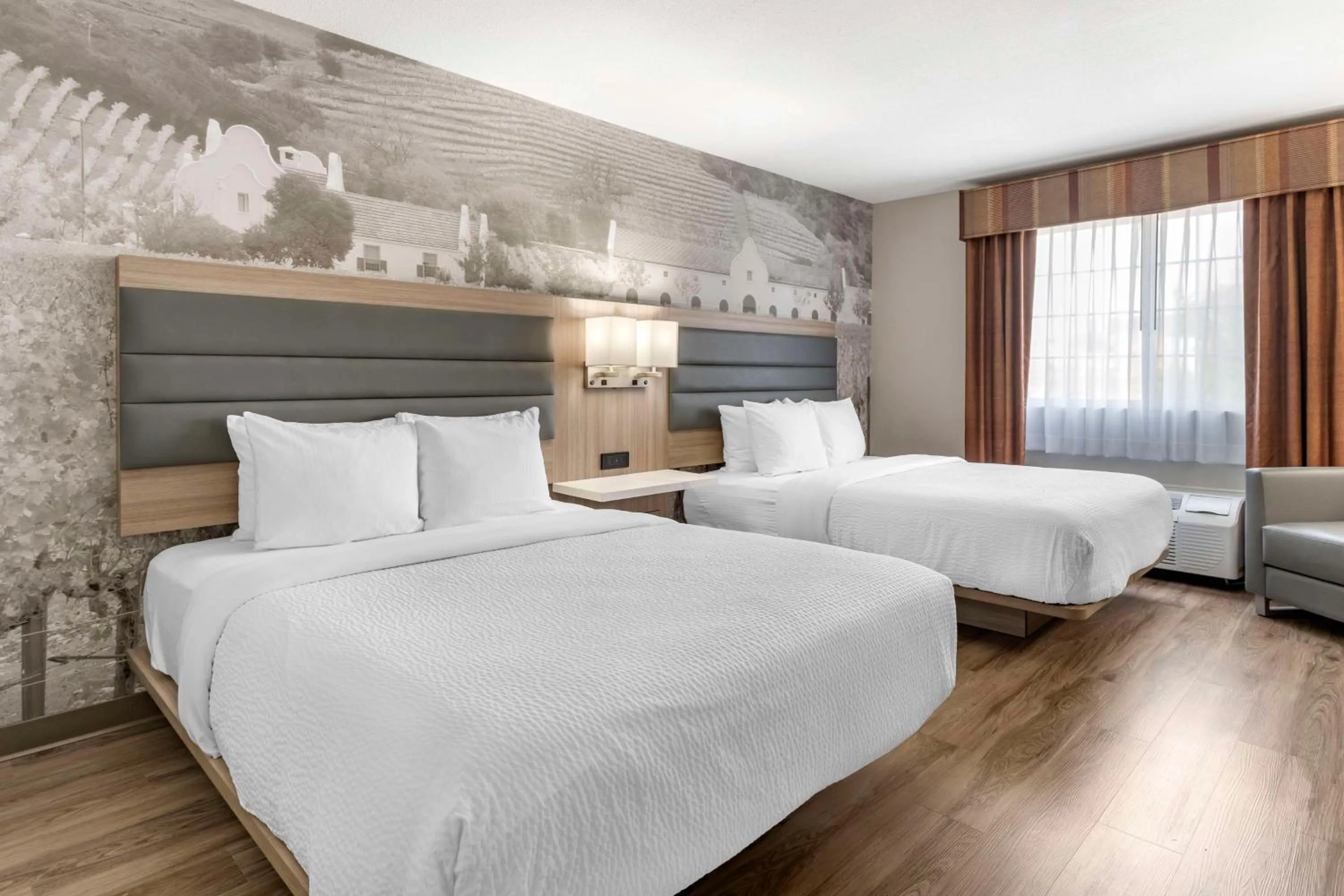 Bedroom, Bed in Best Western Plus Vineyard Inn