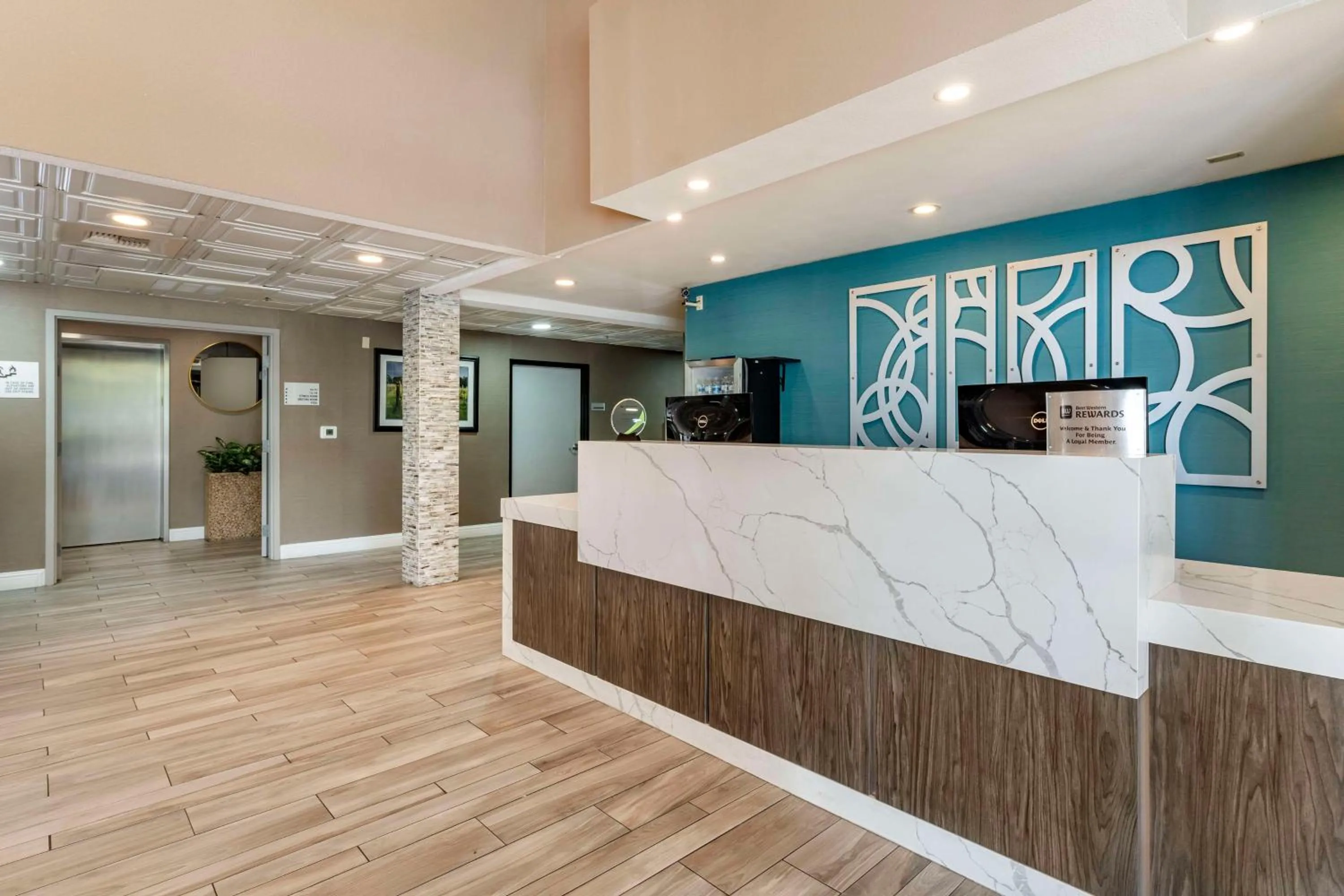 Lobby or reception in Best Western Plus Vineyard Inn