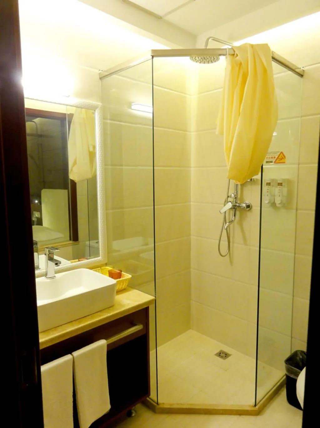 Hua Qi Kaiserdom Hotel Zhongshan Road St Michael's Cathedral and Zhanqiao Pier Qingdao