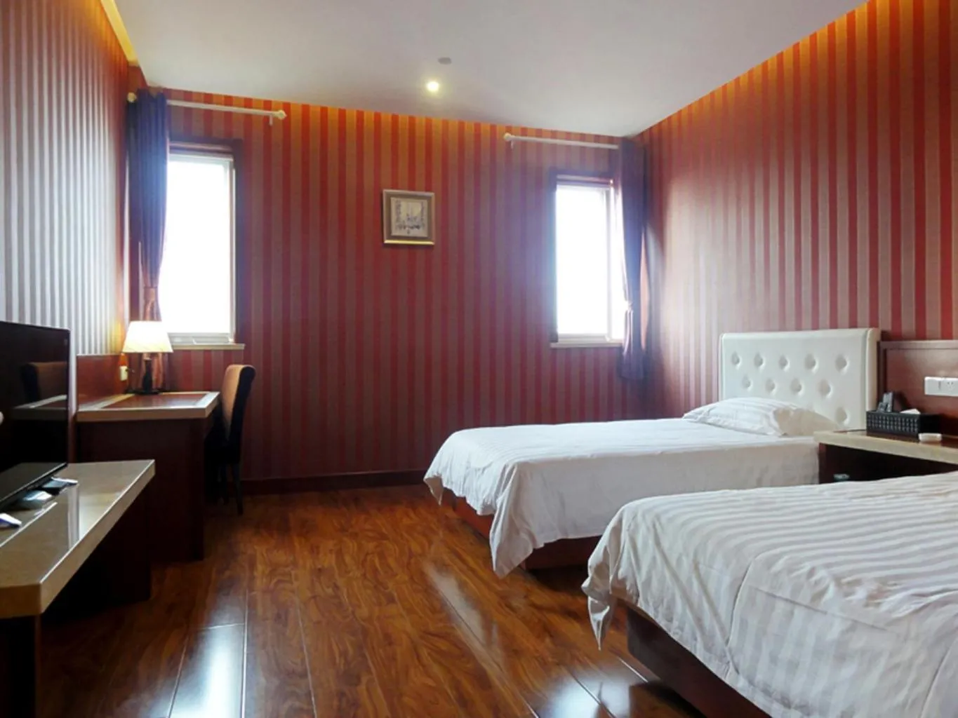 Bed in Hua Qi Kaiserdom Hotel Zhongshan Road St Michael's Cathedral and Zhanqiao Pier Qingdao