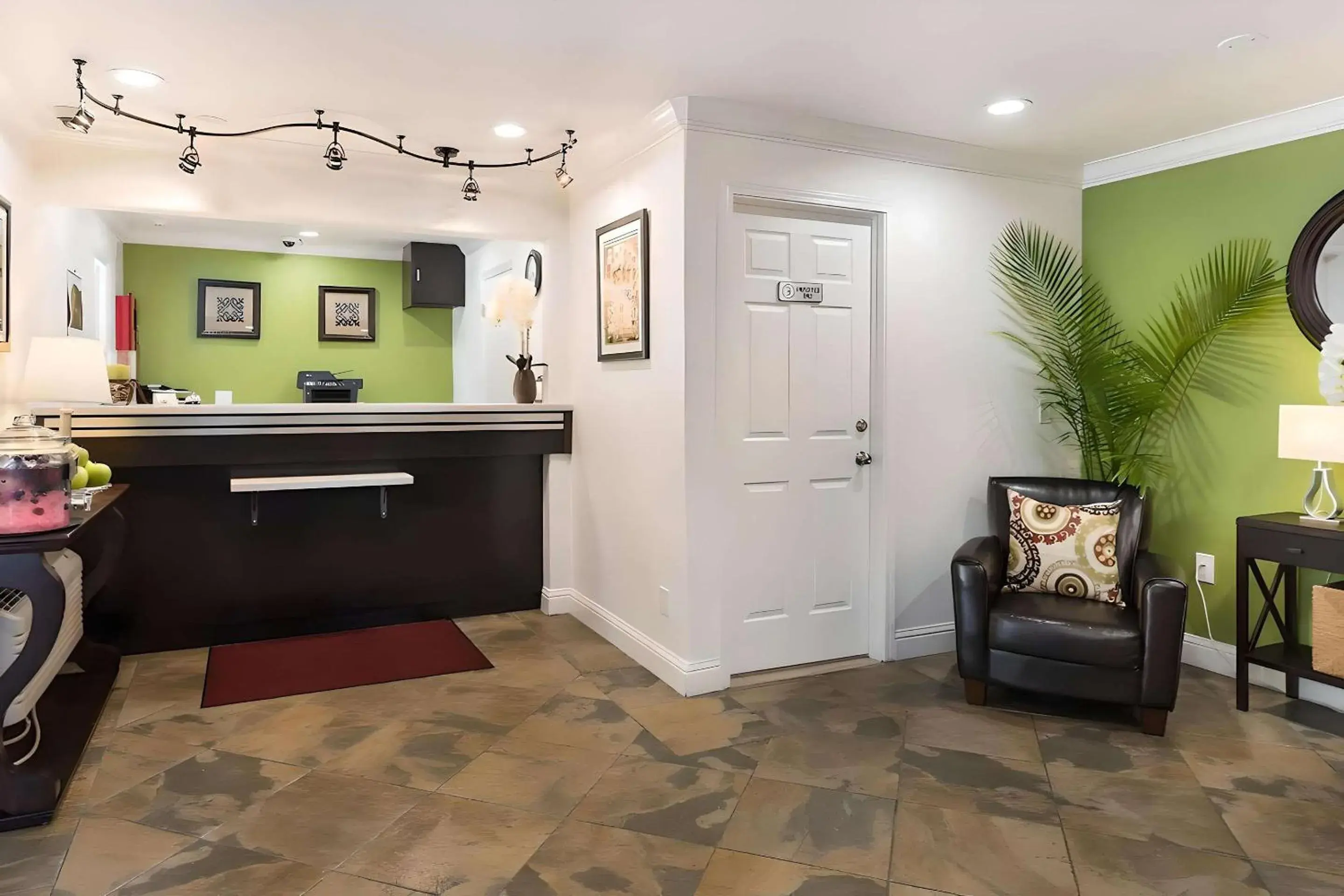 Lobby or reception in Rodeway Inn San Jose HWY-101 Tully Rd Exit Lobby or reception in Rodeway Inn San Jose HWY-101 Tully Rd Exit