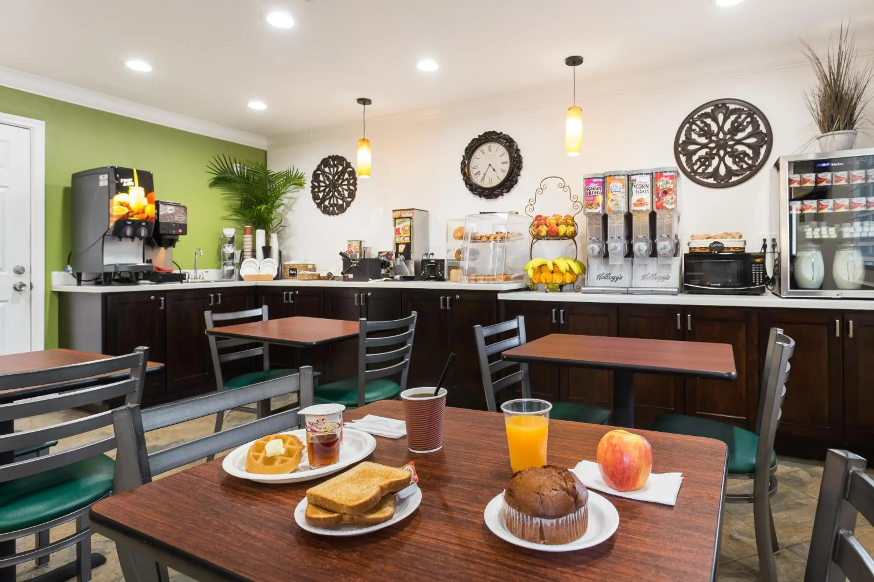 Restaurant/places to eat in Rodeway Inn San Jose HWY-101 Tully Rd Exit Restaurant/places to eat in Rodeway Inn San Jose HWY-101 Tully Rd Exit